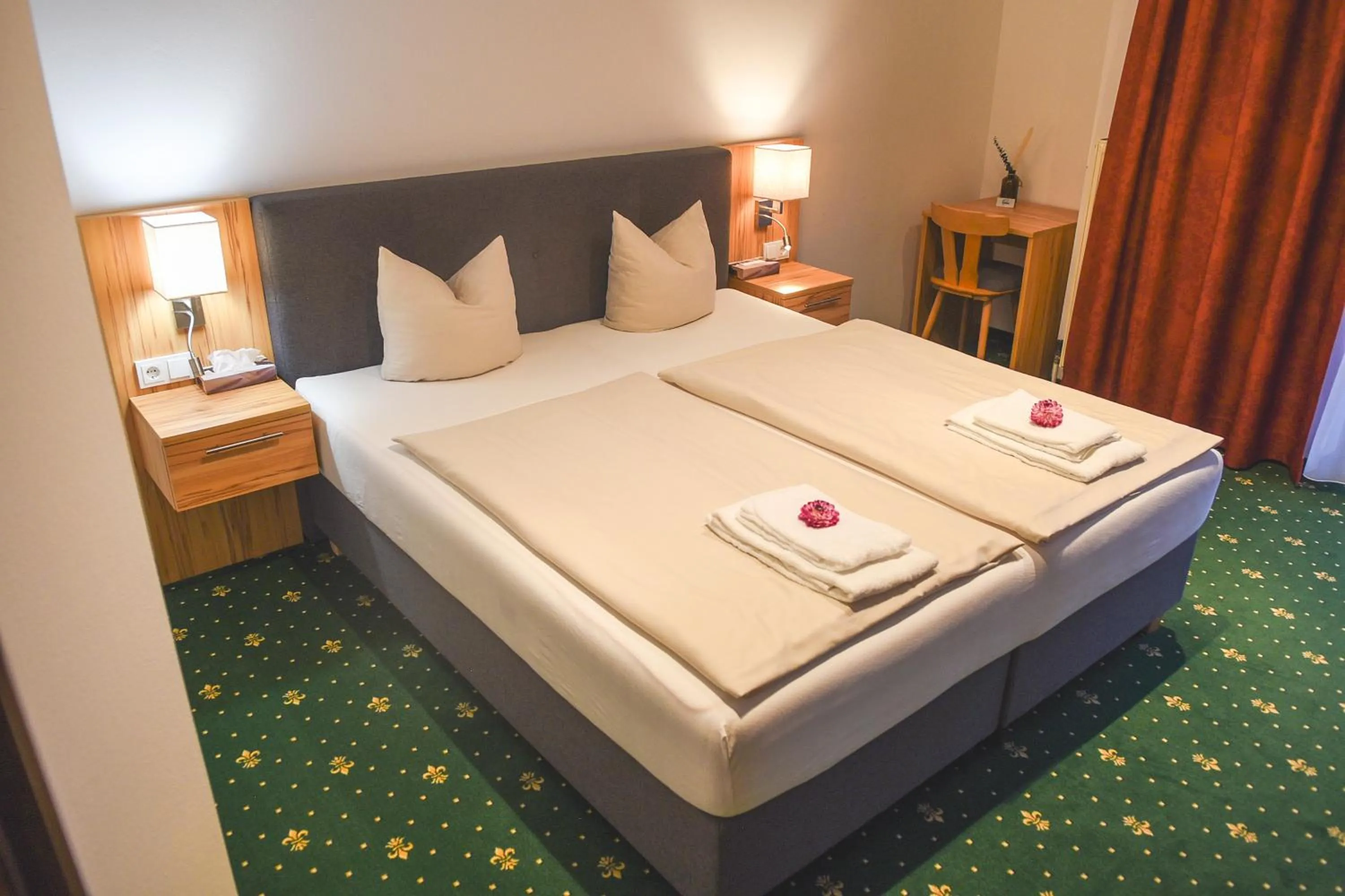 Bedroom, Bed in Salzburger Dolomitenhof