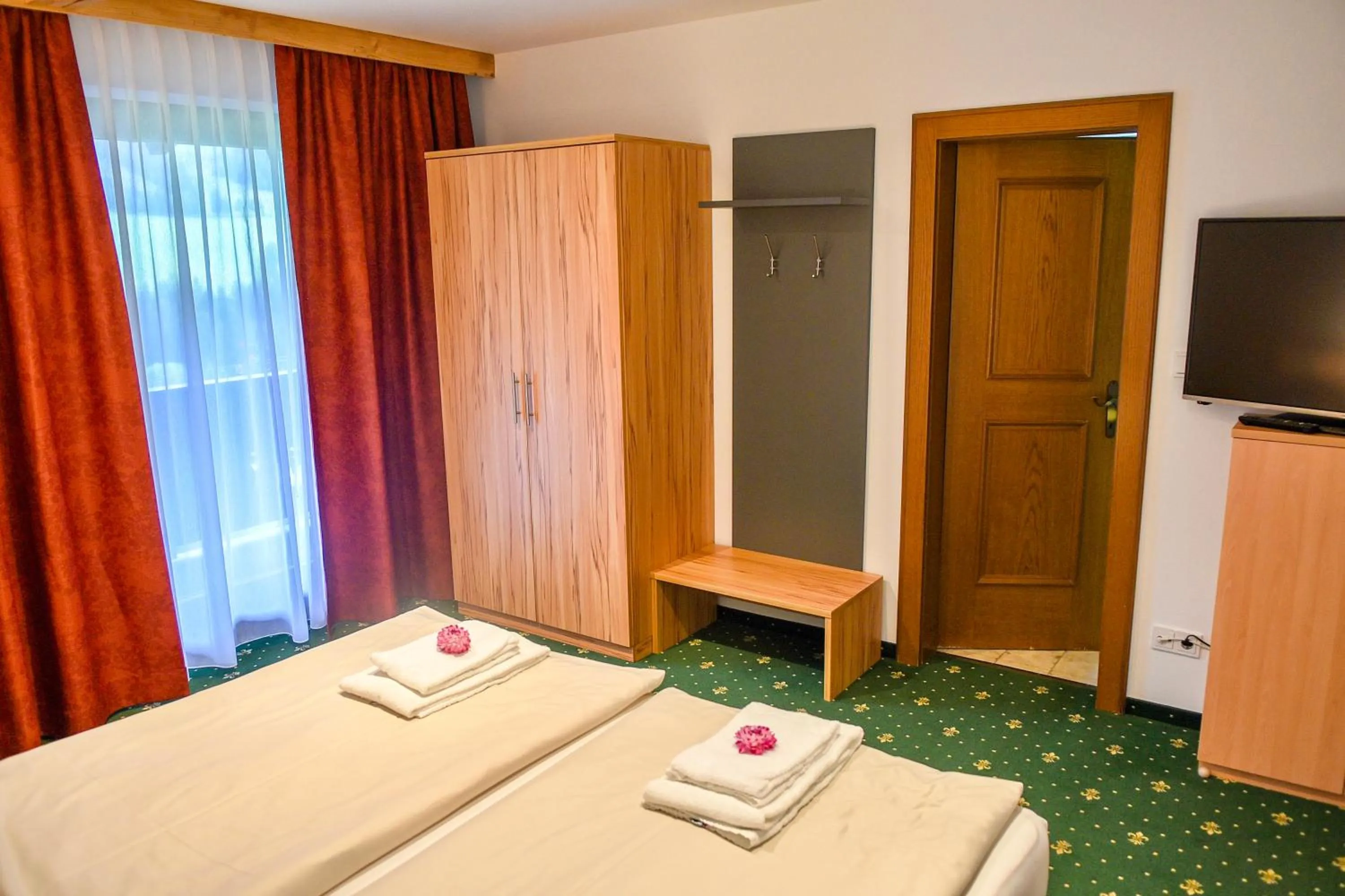 Bed in Salzburger Dolomitenhof