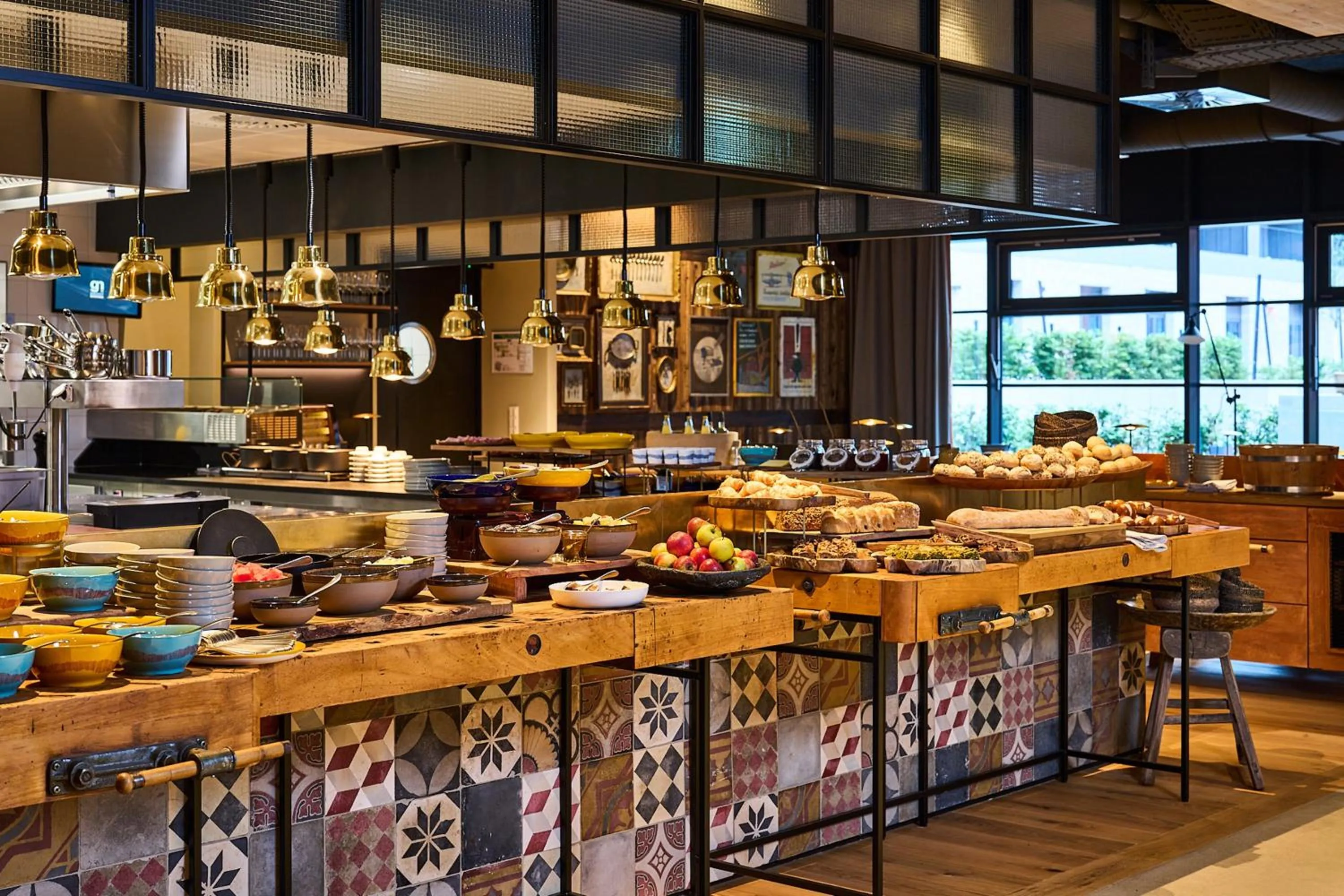 Buffet breakfast in FREIgeist Göttingen Nordstadt, A Member of Design Hotels