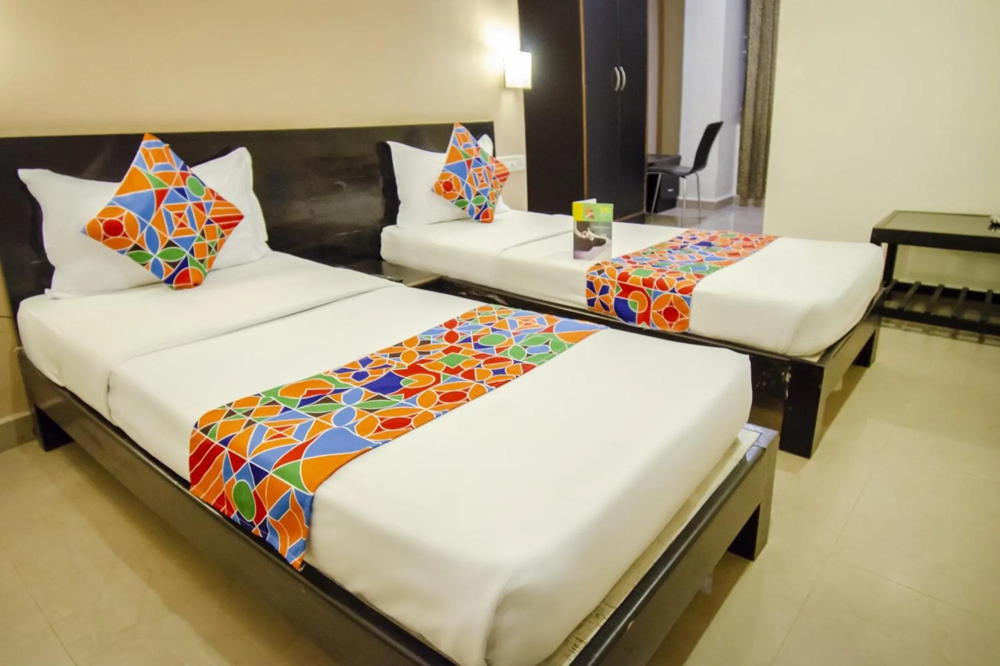 Bedroom, Bed in Hotel Sunshine