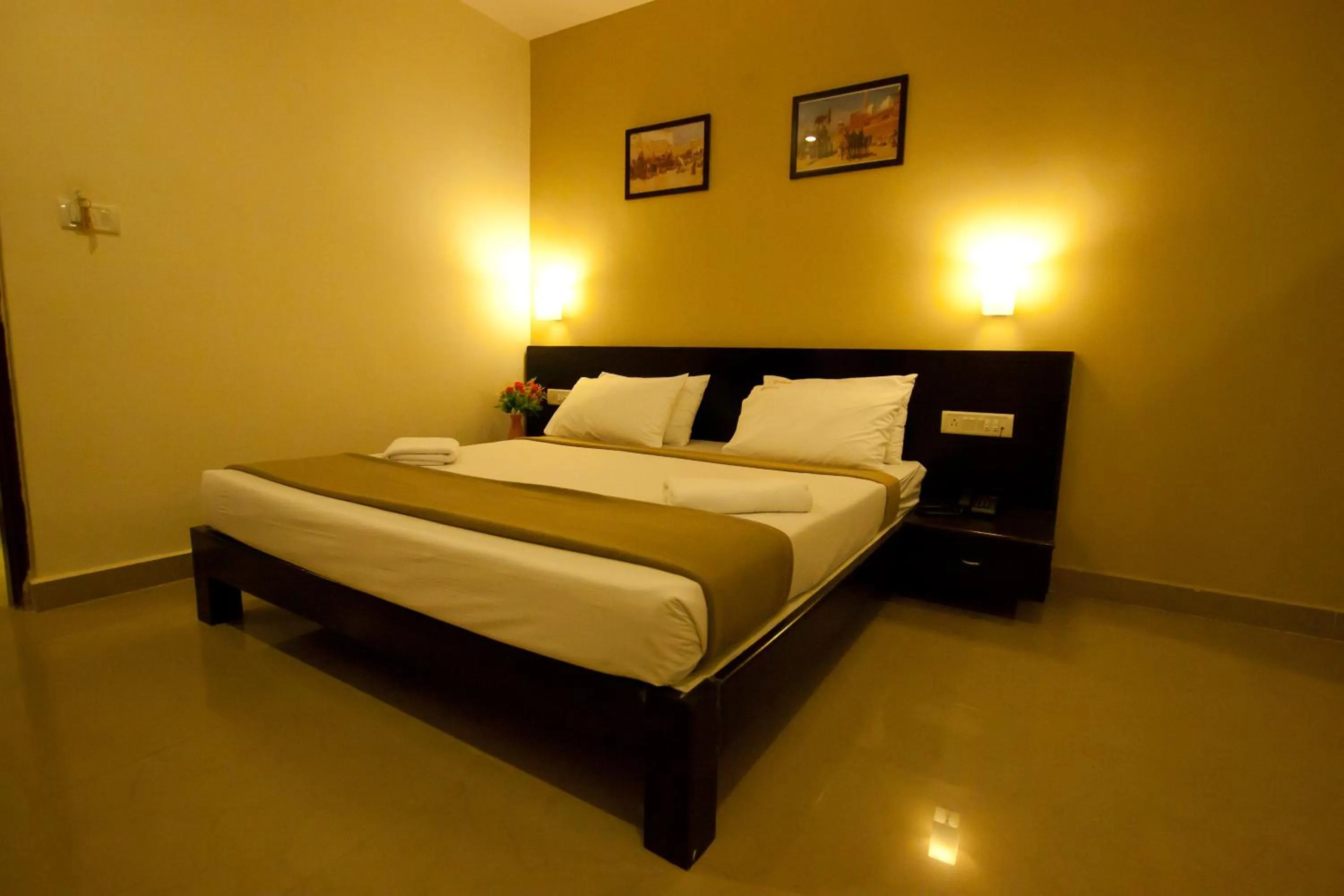 Bedroom, Bed in Hotel Sunshine