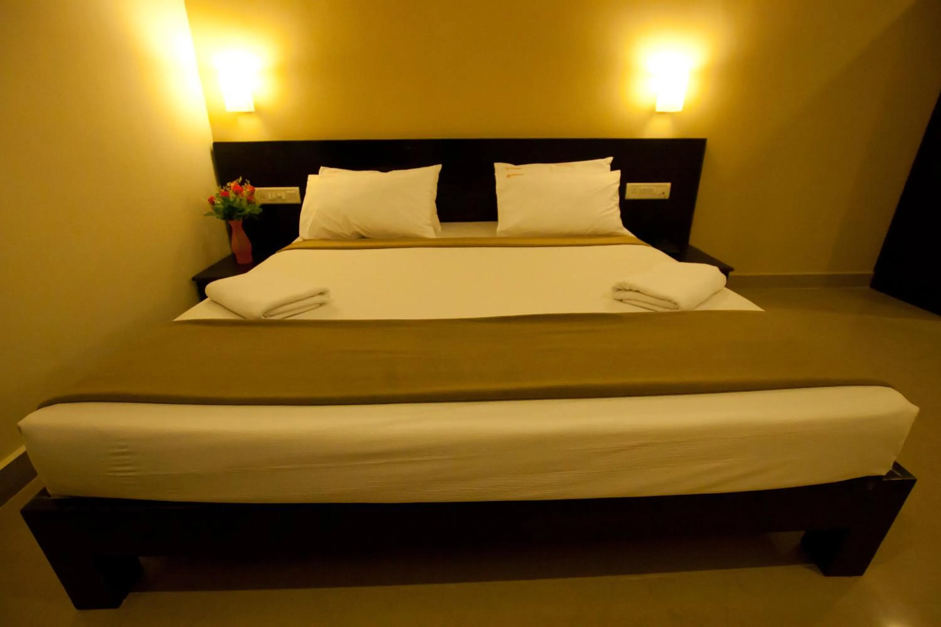 Bedroom, Bed in Hotel Sunshine