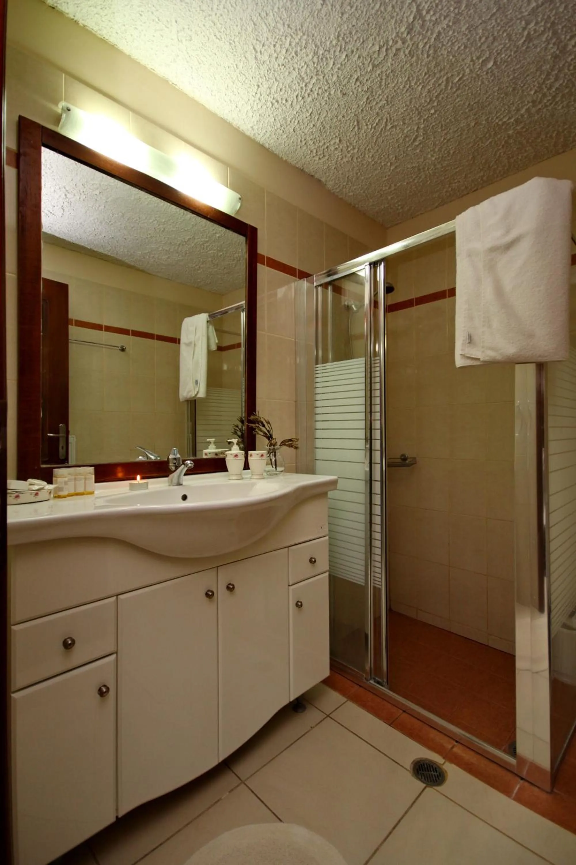 Bathroom in Menalia Villas & Suites ΚΤΗΜΑ ΚΟΥΜΠΟΥΡΗ
