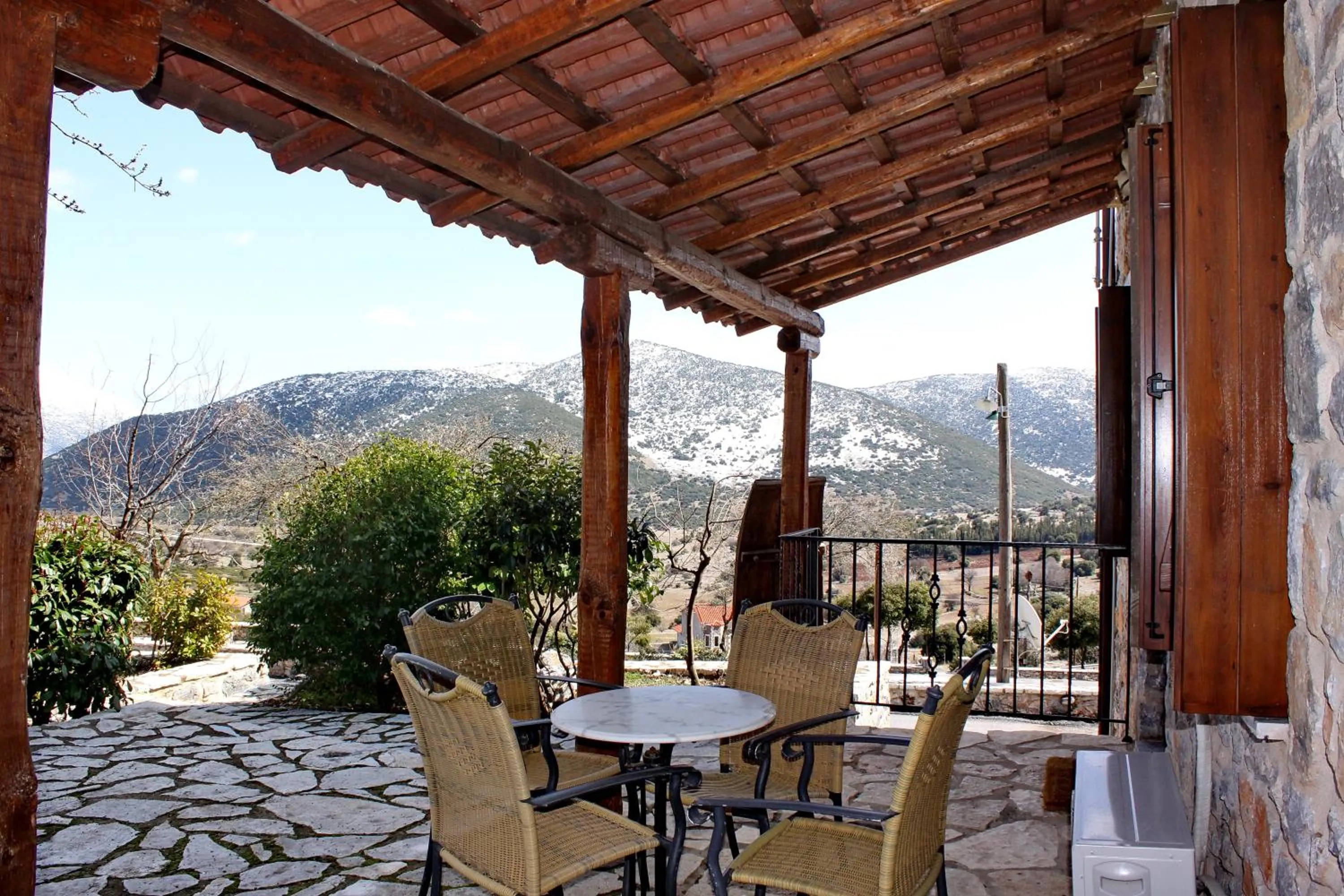 Balcony/Terrace in Menalia Villas & Suites ΚΤΗΜΑ ΚΟΥΜΠΟΥΡΗ