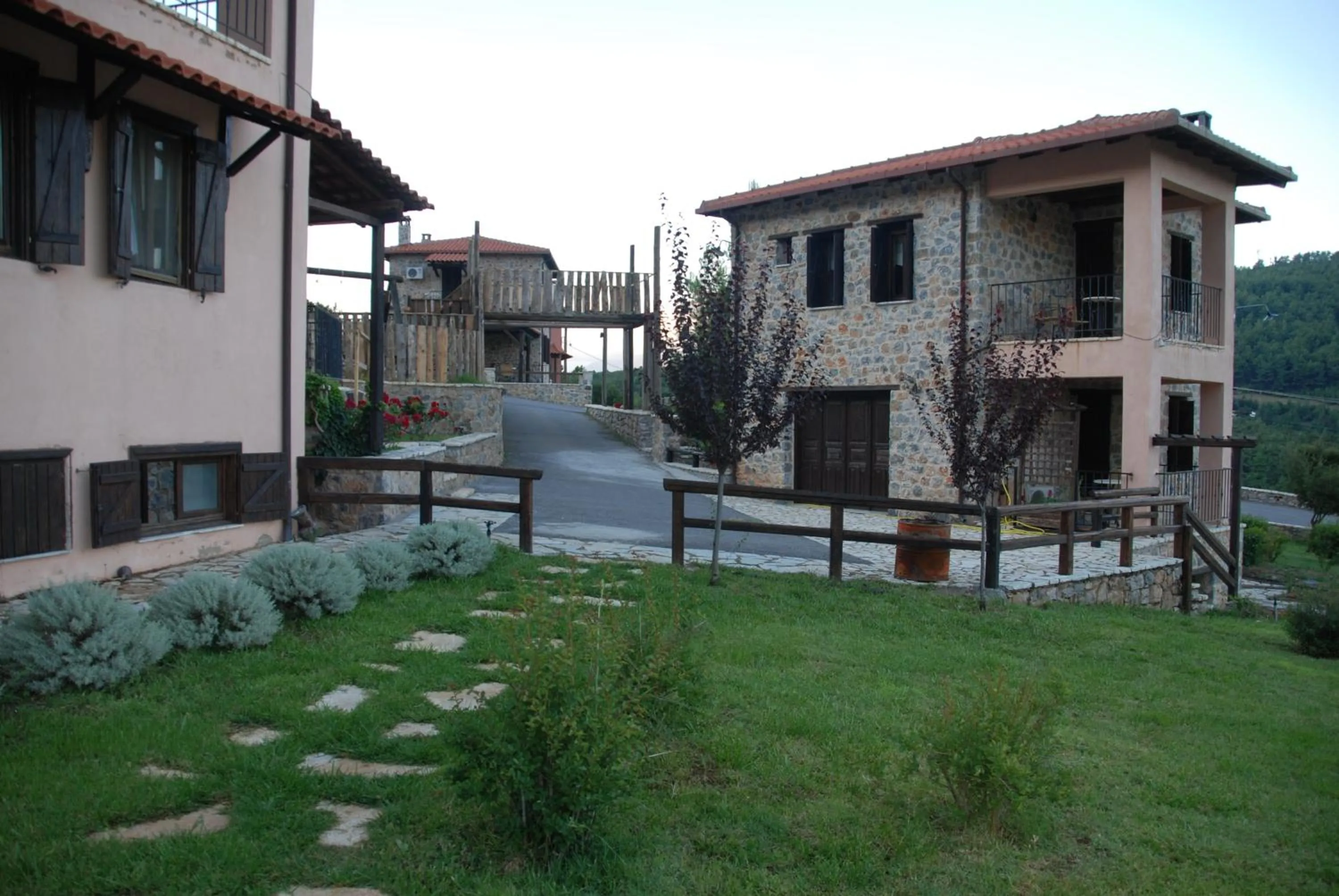 Garden in Menalia Villas & Suites ΚΤΗΜΑ ΚΟΥΜΠΟΥΡΗ