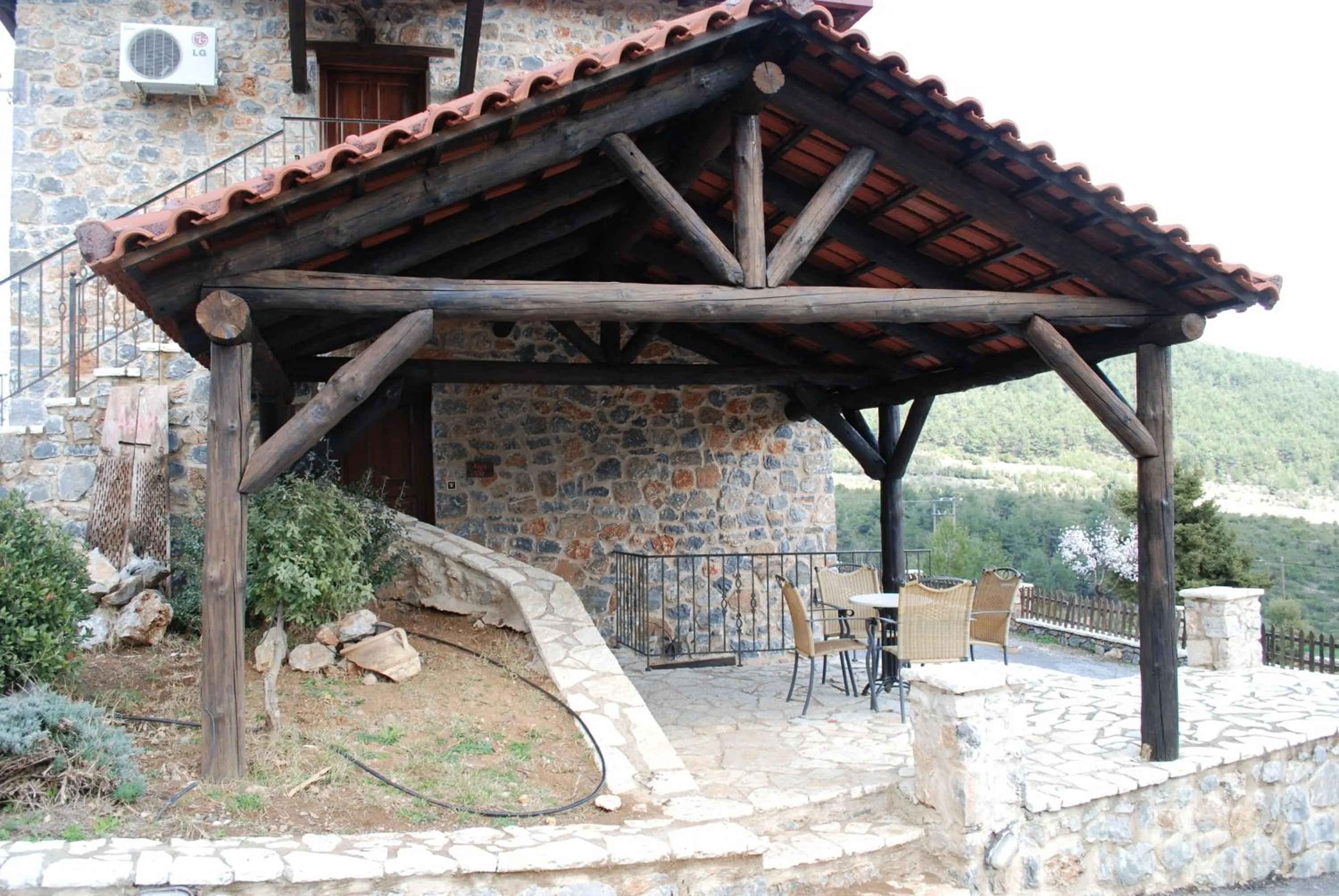 Spring in Menalia Villas & Suites ΚΤΗΜΑ ΚΟΥΜΠΟΥΡΗ