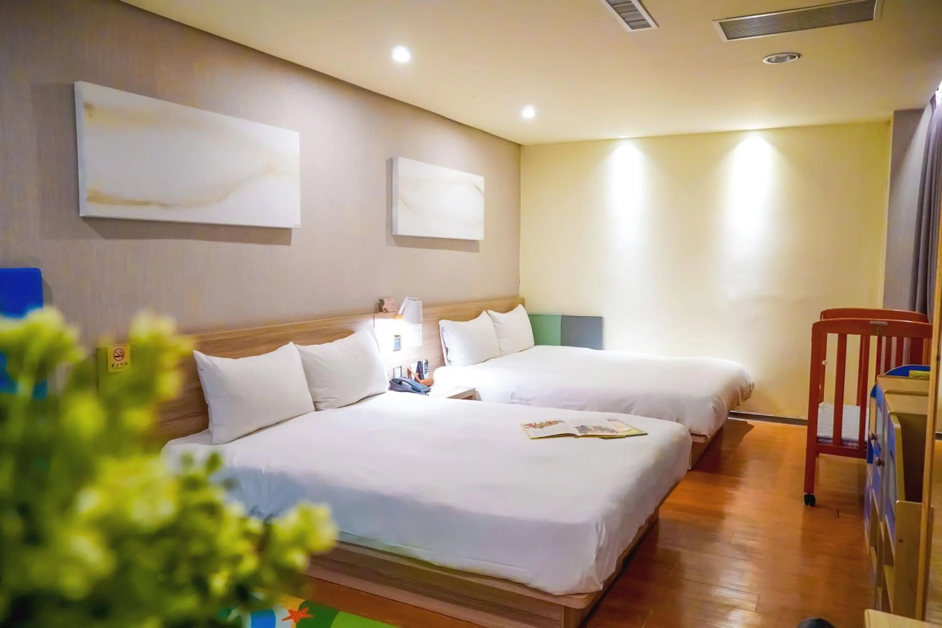 Photo of the whole room, Bed in Smile 73 Hotel