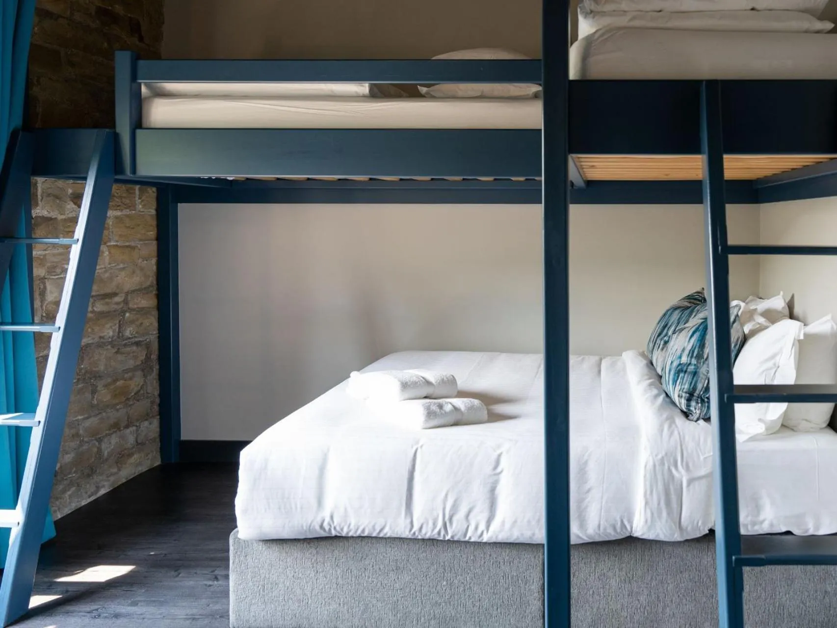 Bed in Bowers Mill Aparthotel