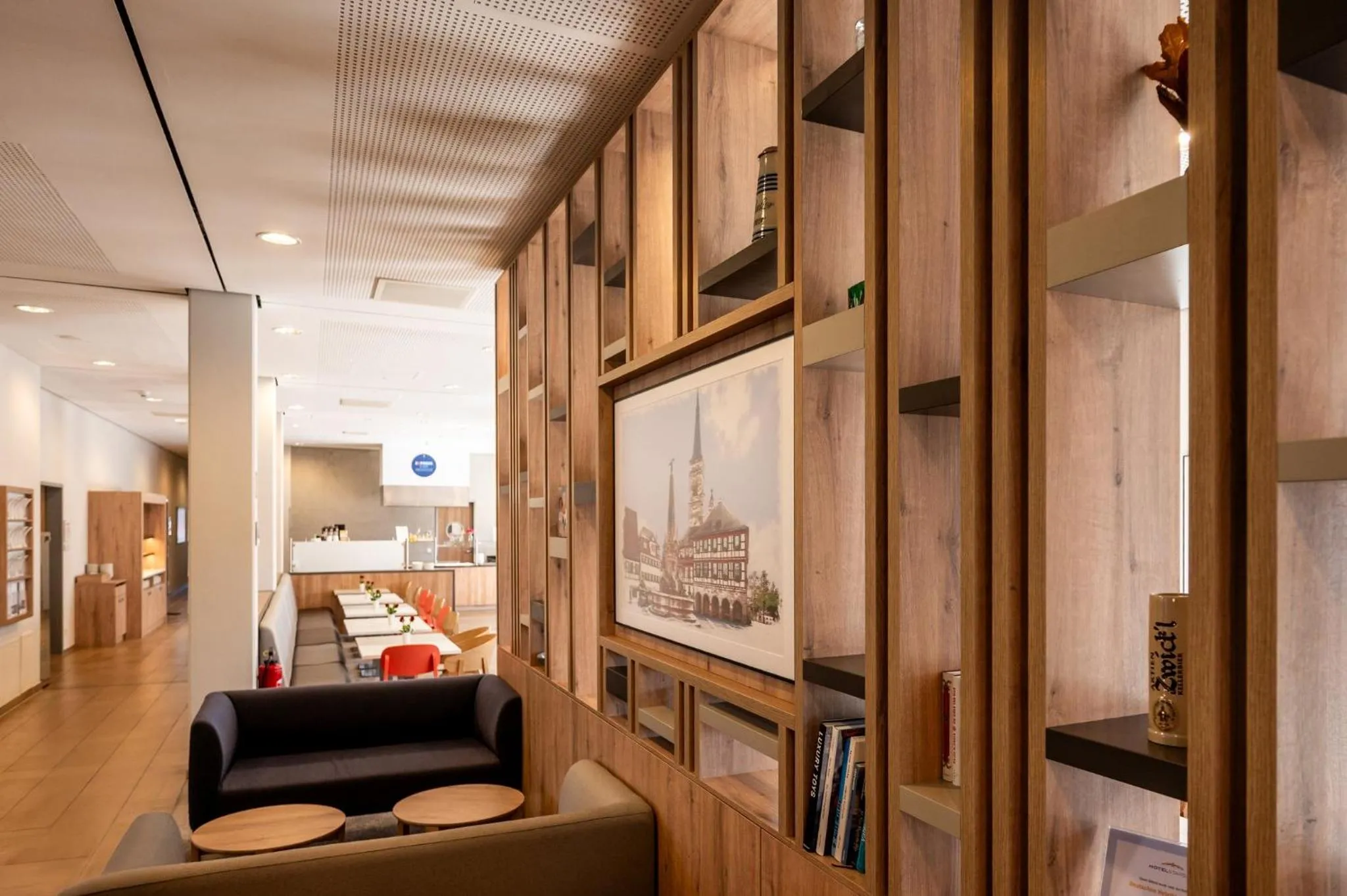 Property building, Bed in Holiday Inn Express Nürnberg-Schwabach