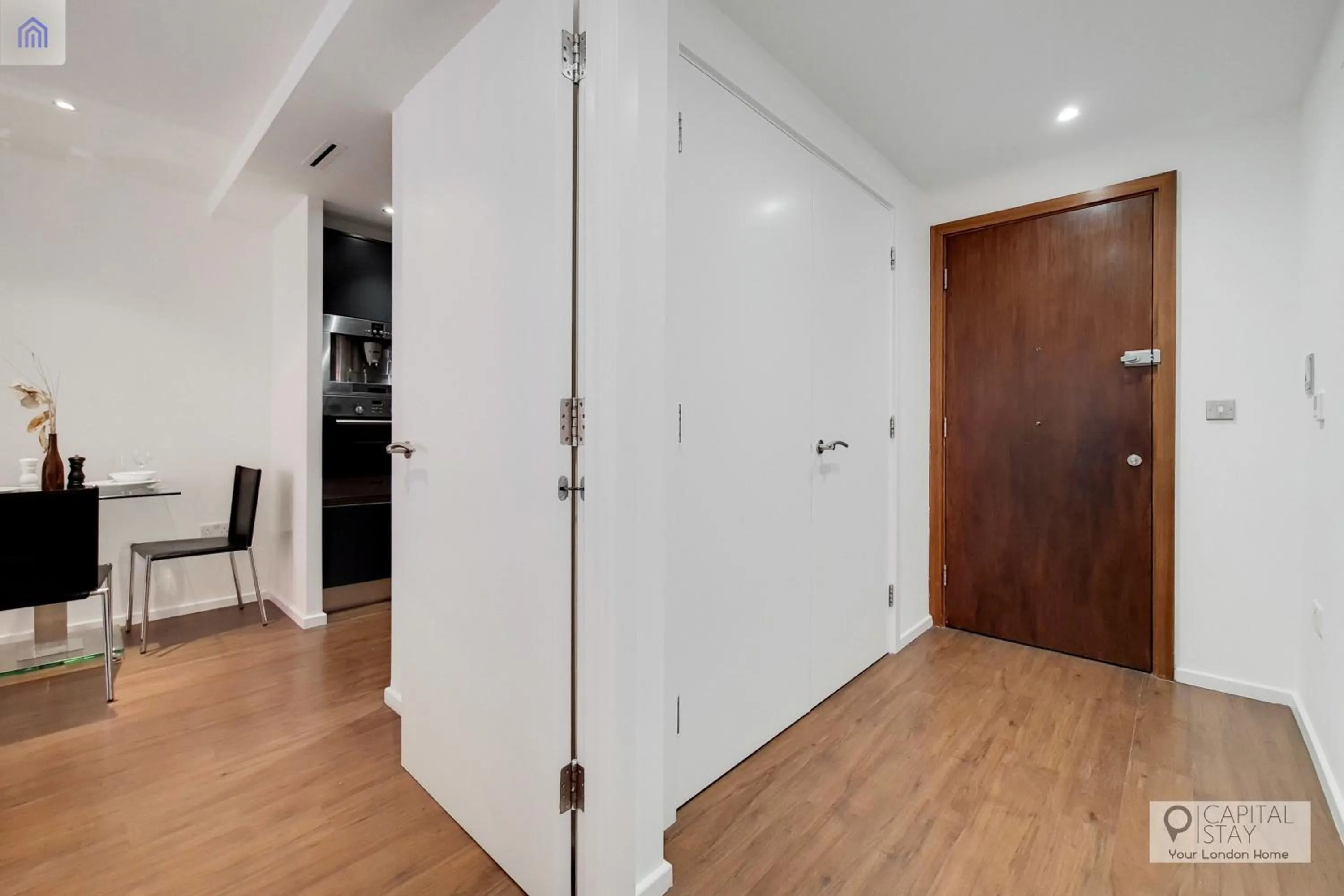 Two Bedroom Apartment - London ExCeL Stays