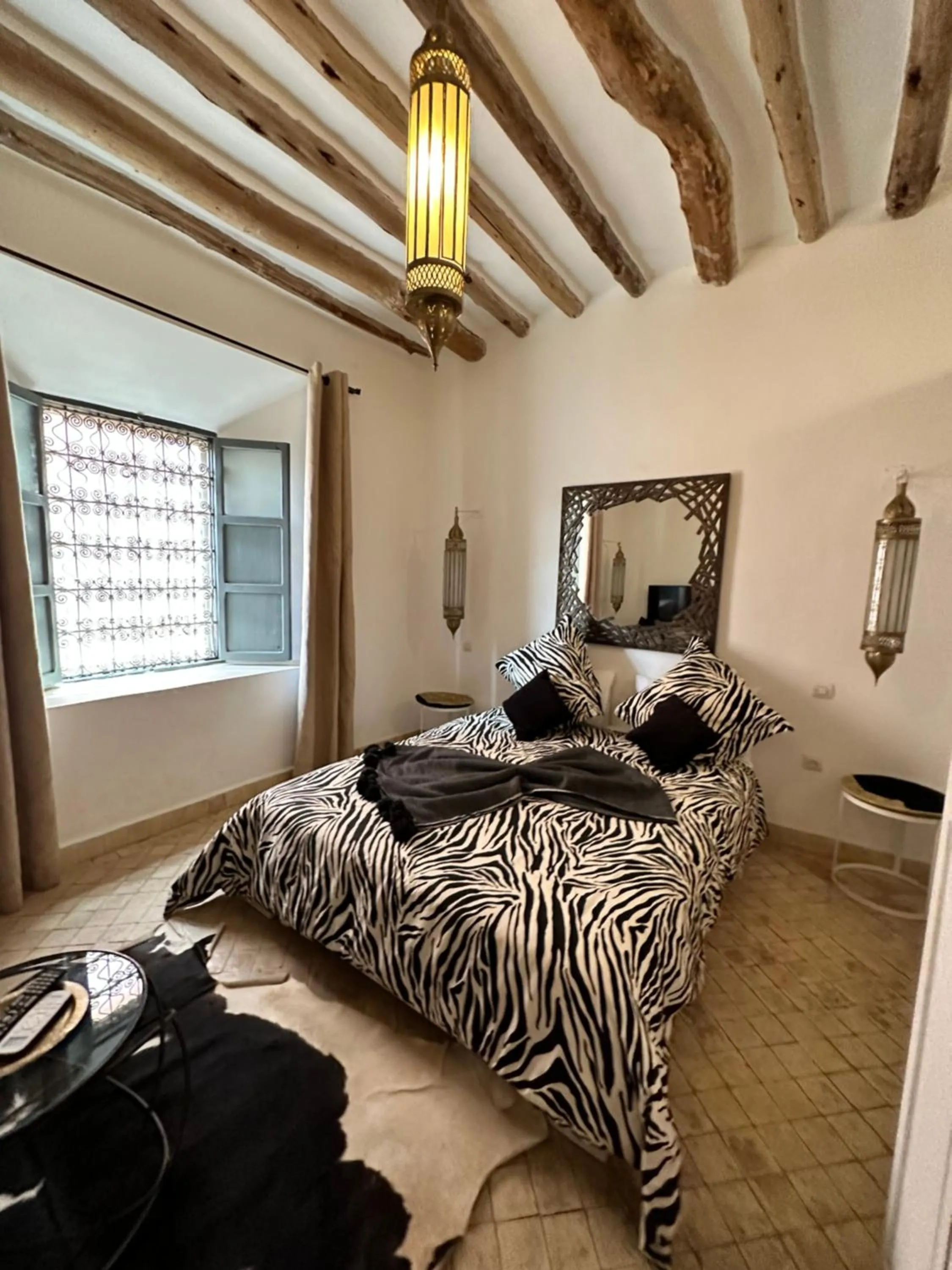 Bed in Riad 103 Medina Pool and Hammam