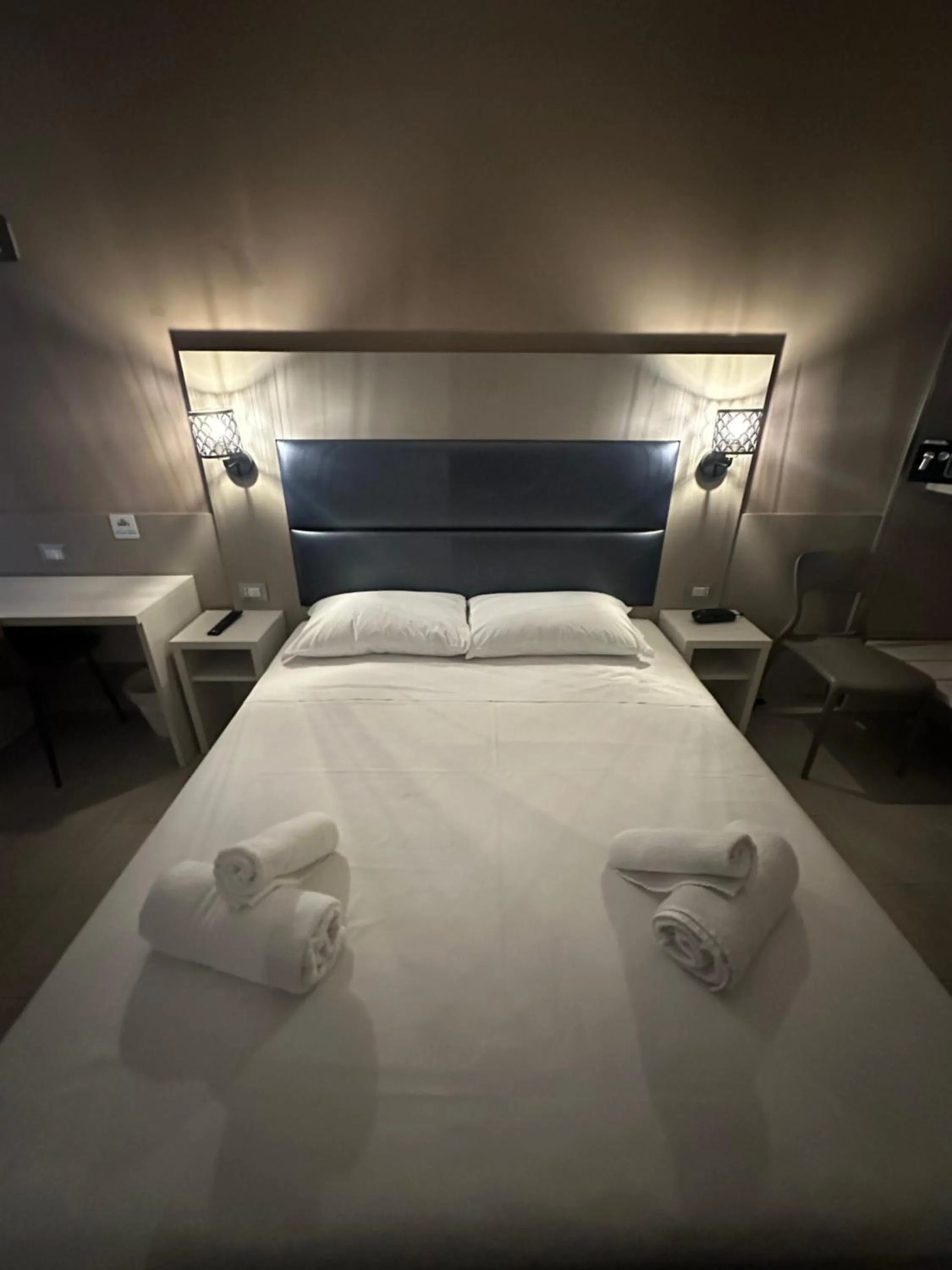 Photo of the whole room, Bed in Hotel City 20