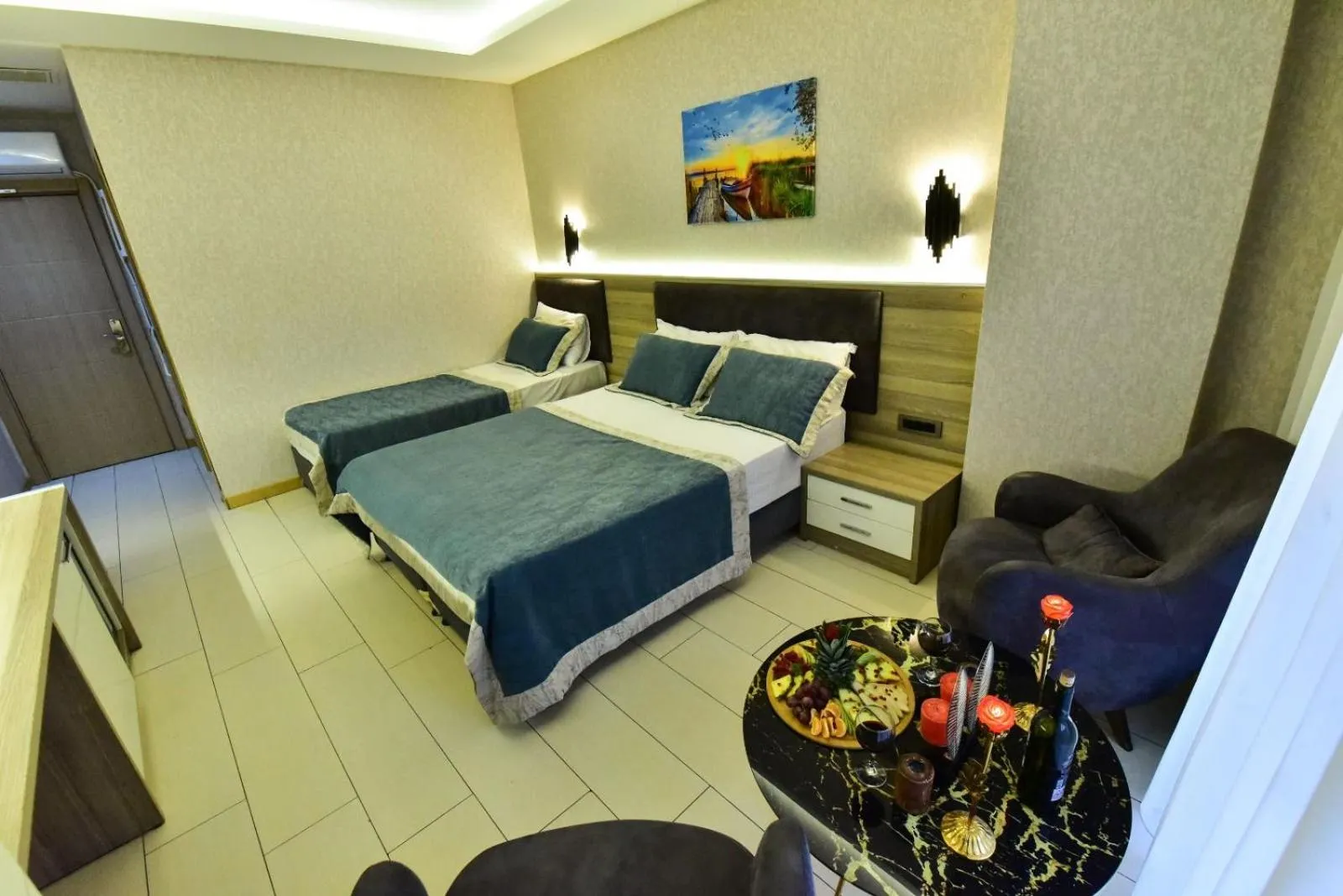 Photo of the whole room in RESTWON SUIT