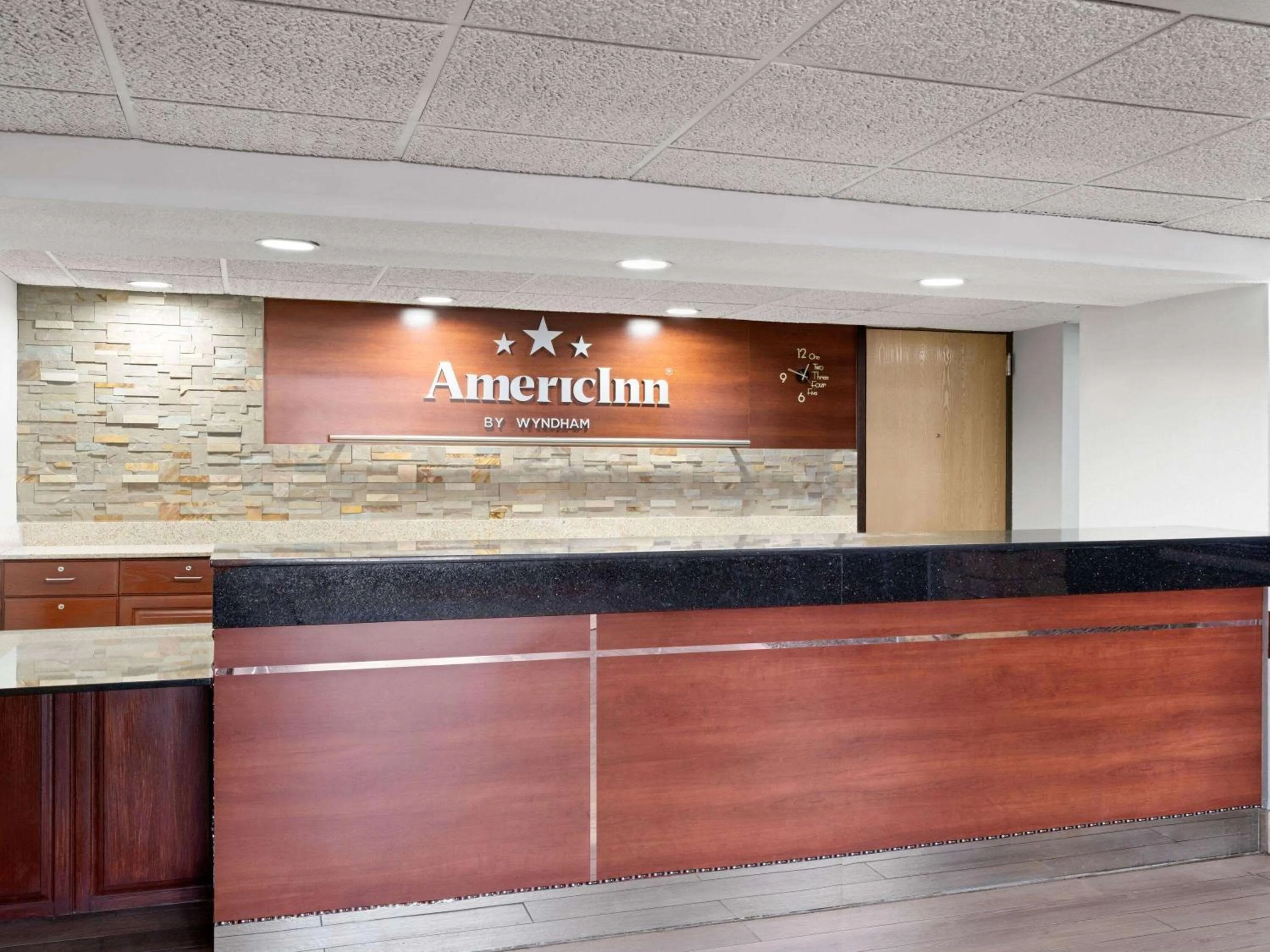 Lobby or reception in AmericInn by Wyndham Shakopee Near Canterbury Park