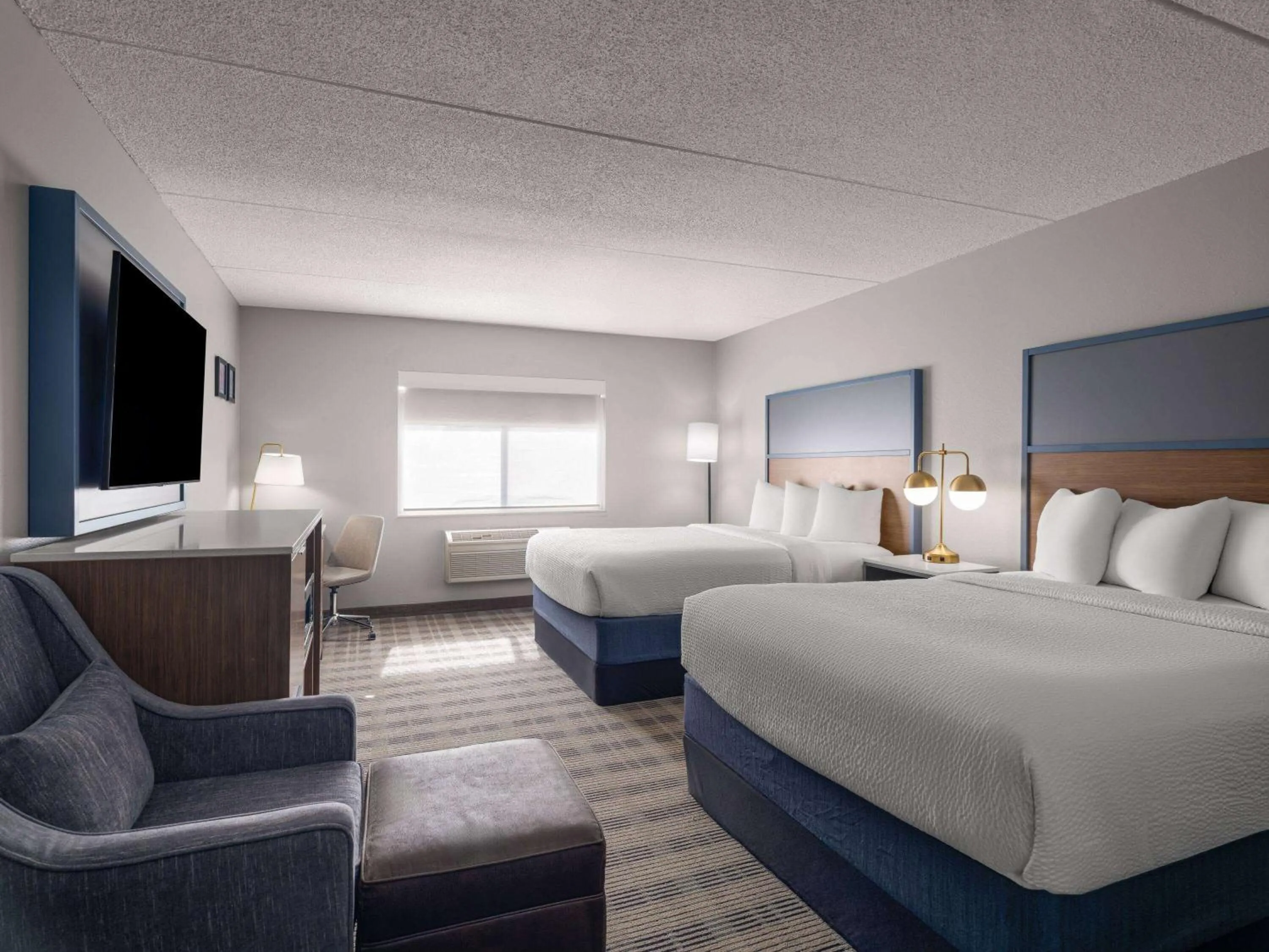 Photo of the whole room, Bed in AmericInn by Wyndham Shakopee Near Canterbury Park