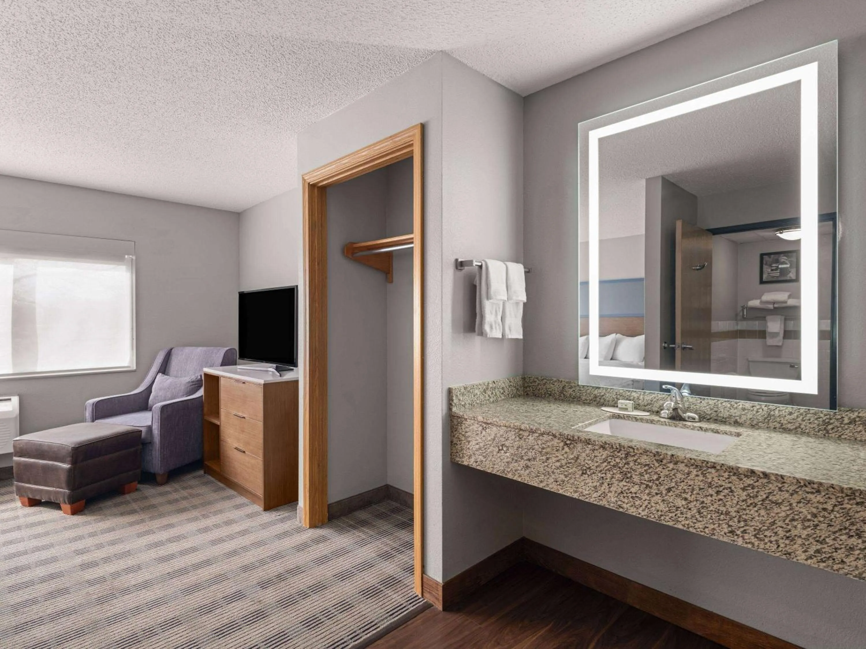 Bathroom in AmericInn by Wyndham Shakopee Near Canterbury Park