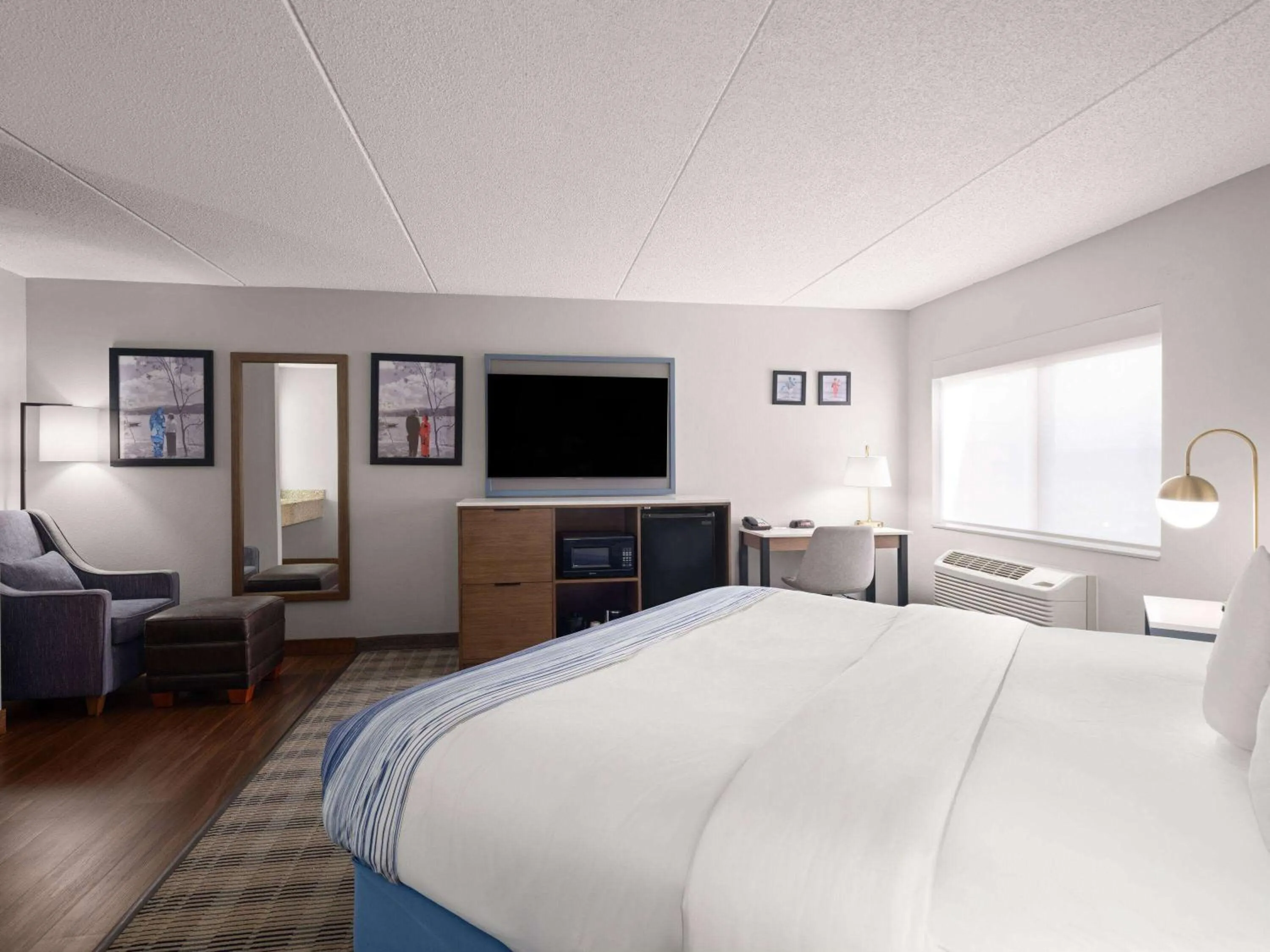 Photo of the whole room, Bed in AmericInn by Wyndham Shakopee Near Canterbury Park