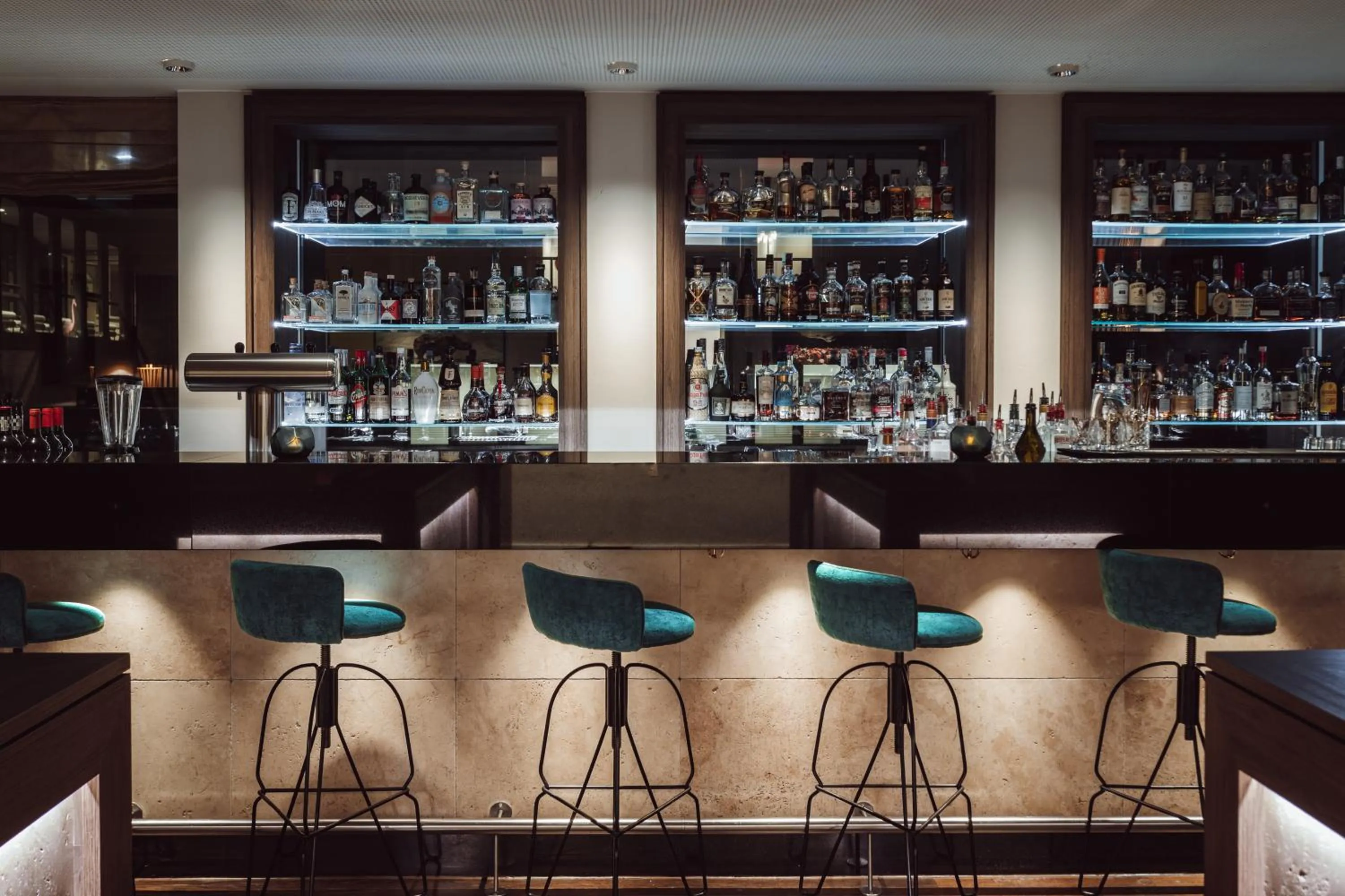 Lounge or bar in AMERON Hamburg Hotel Speicherstadt