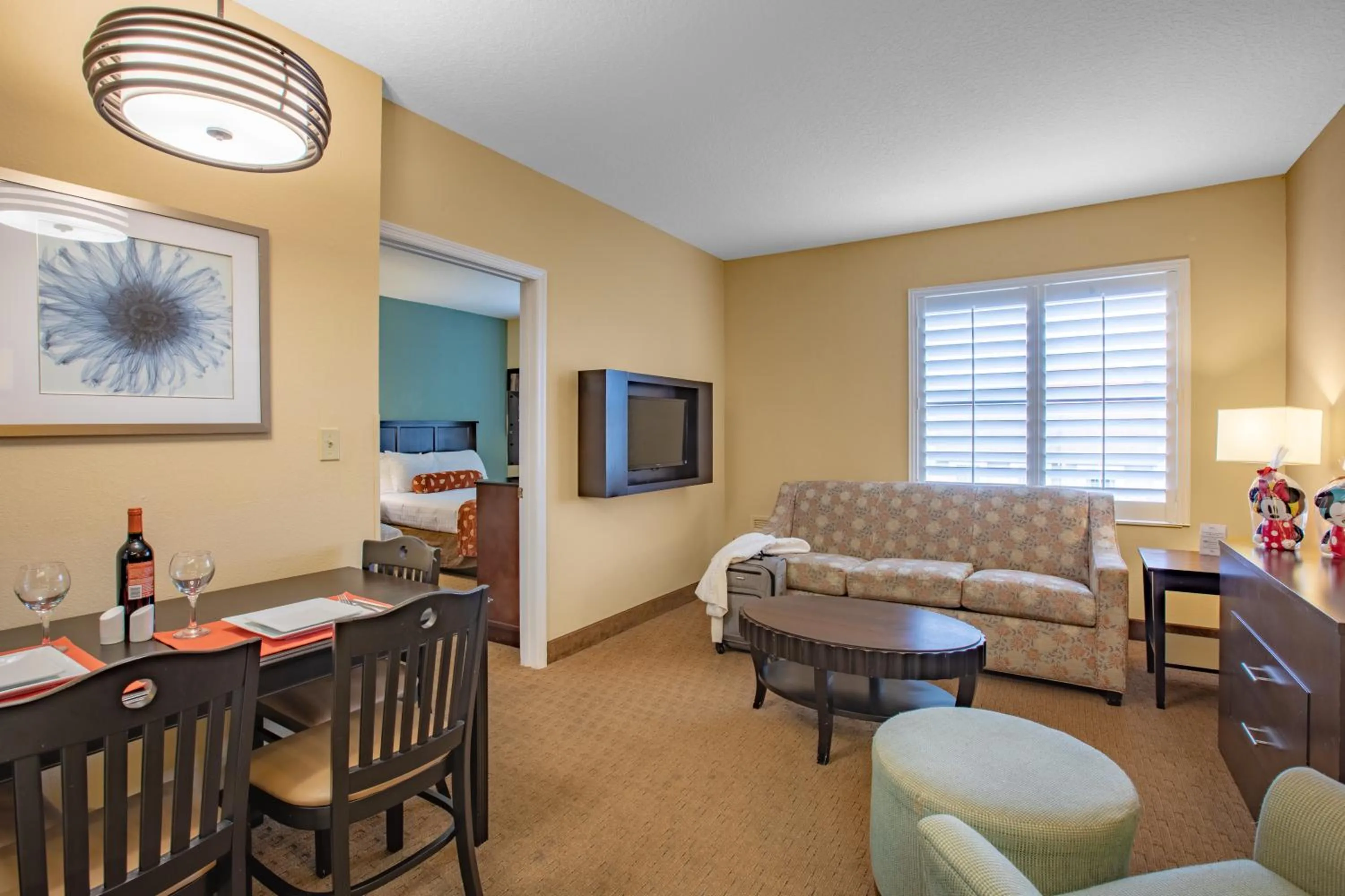 Living room in staySky Suites I-Drive Orlando Near Universal