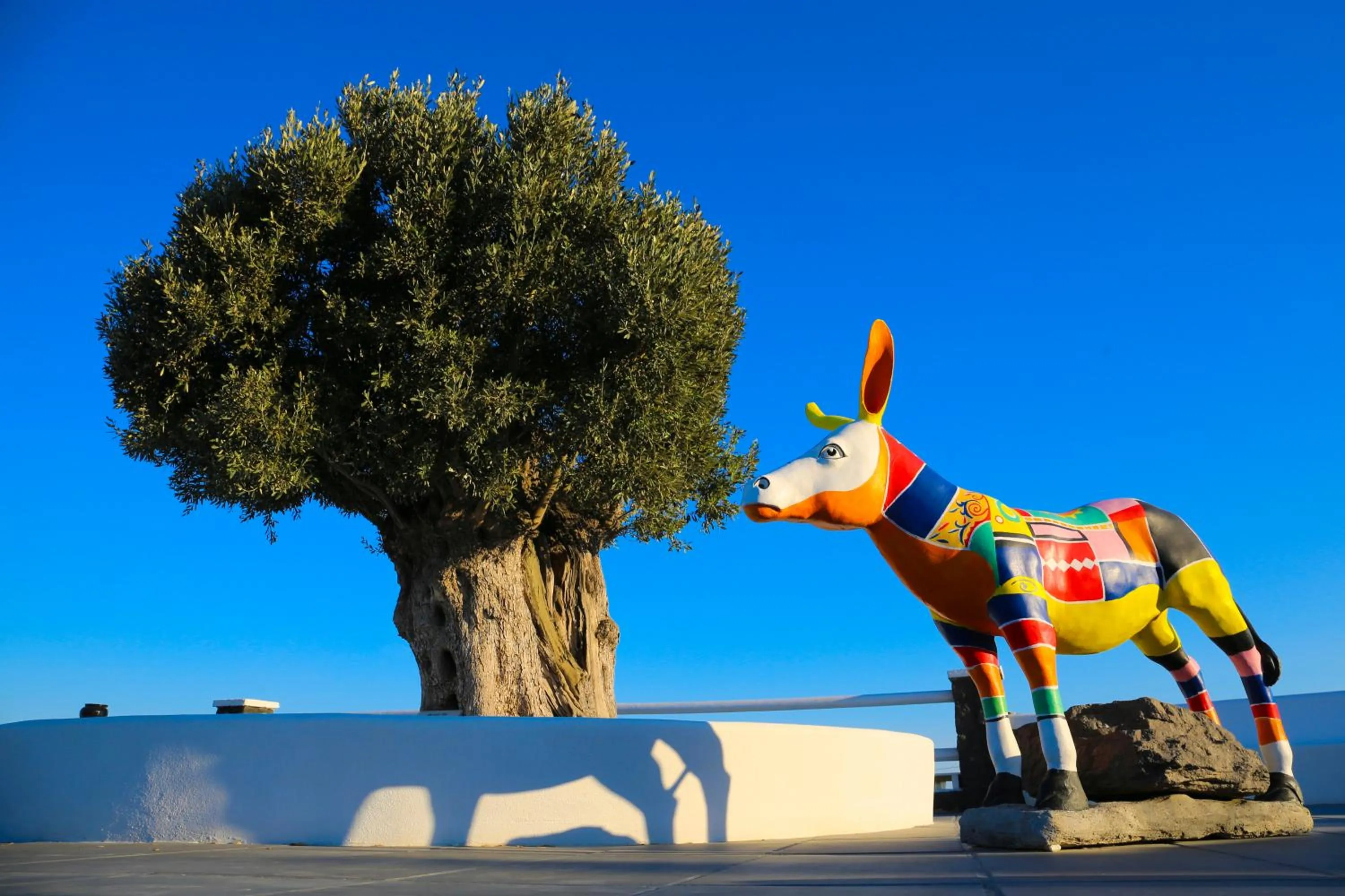 Decorative detail in Oia Sunset Villas