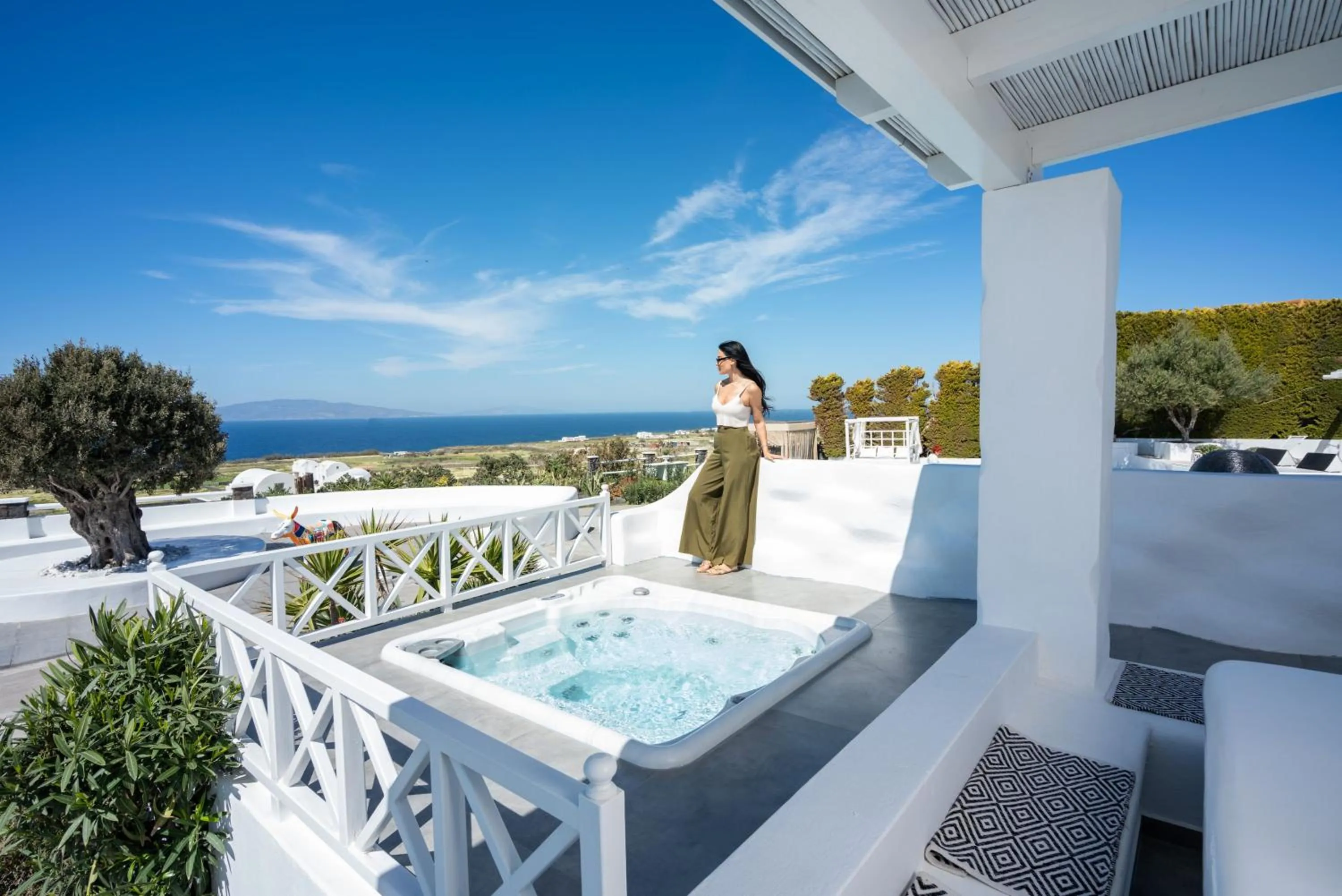 Hot Tub in Oia Sunset Villas