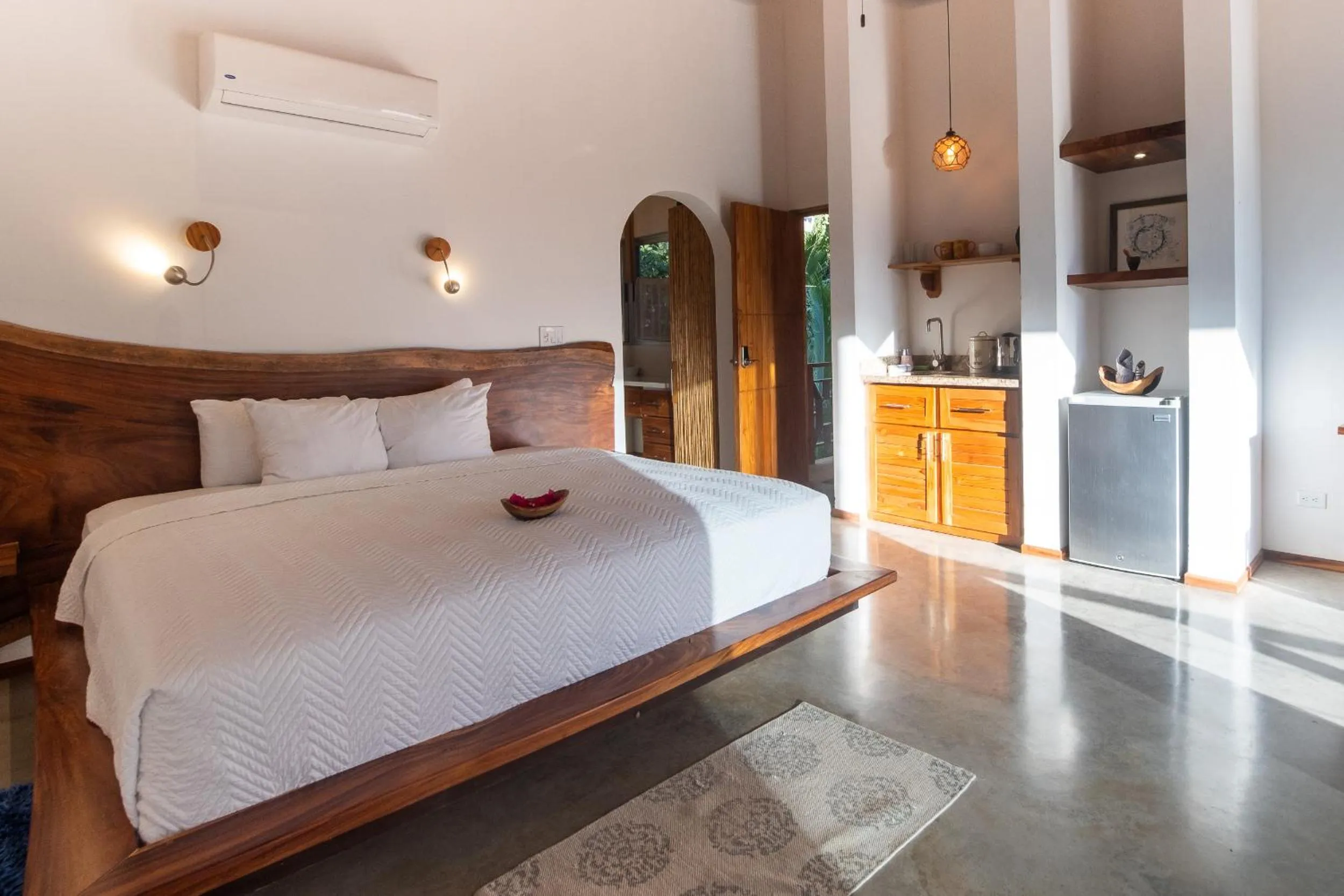 Photo of the whole room, Bed in Iluminar Beachfront Suites