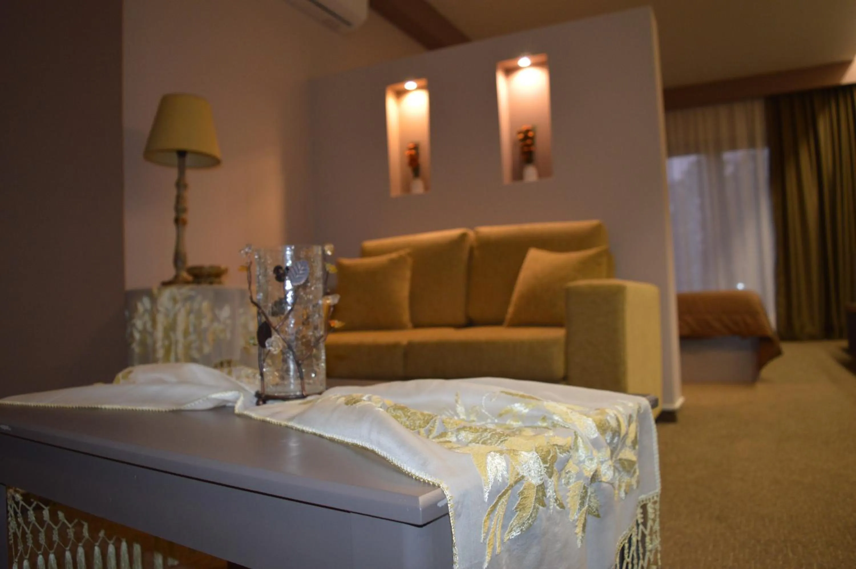 Decorative detail, Bed in Achillio Hotel