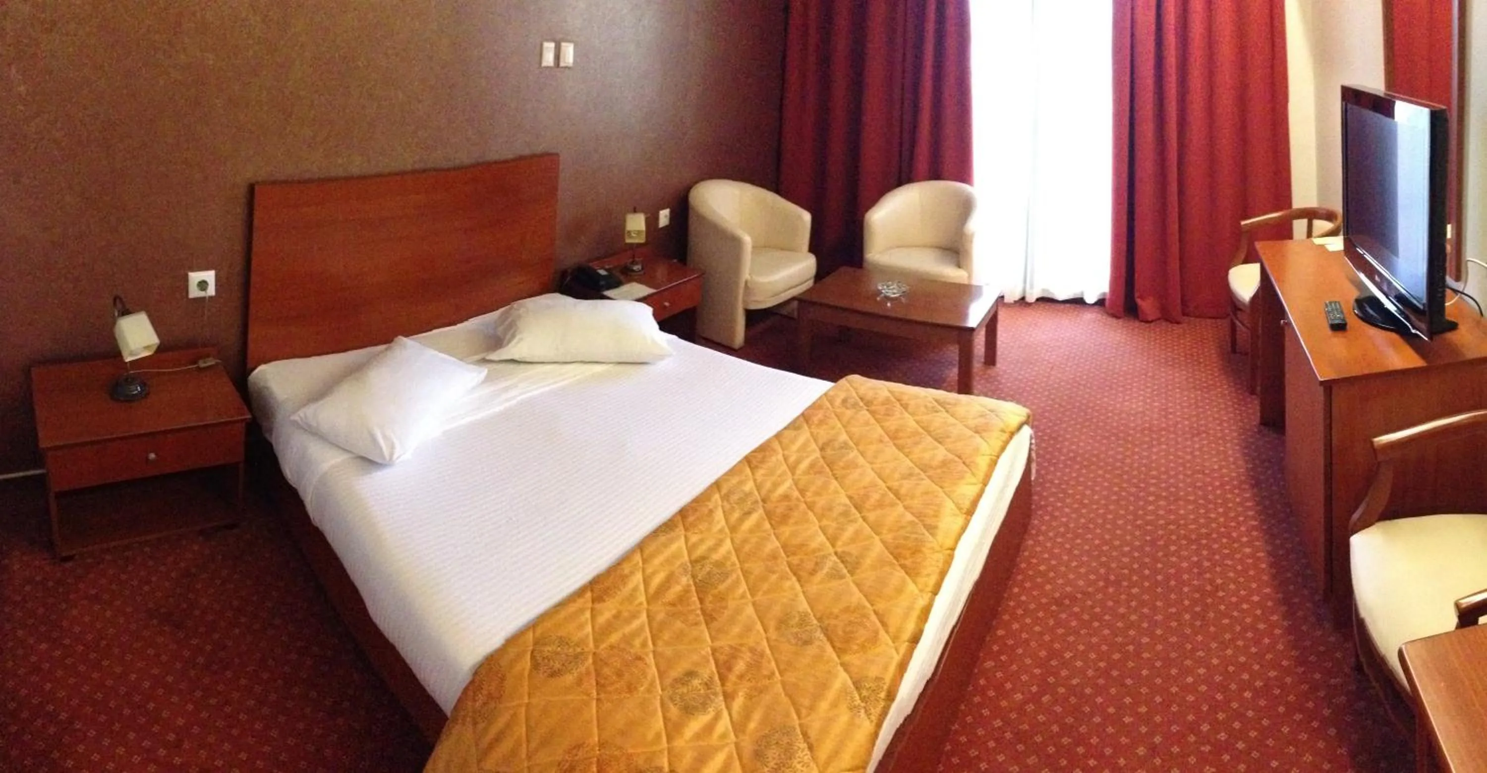 Photo of the whole room, Bed in Achillio Hotel