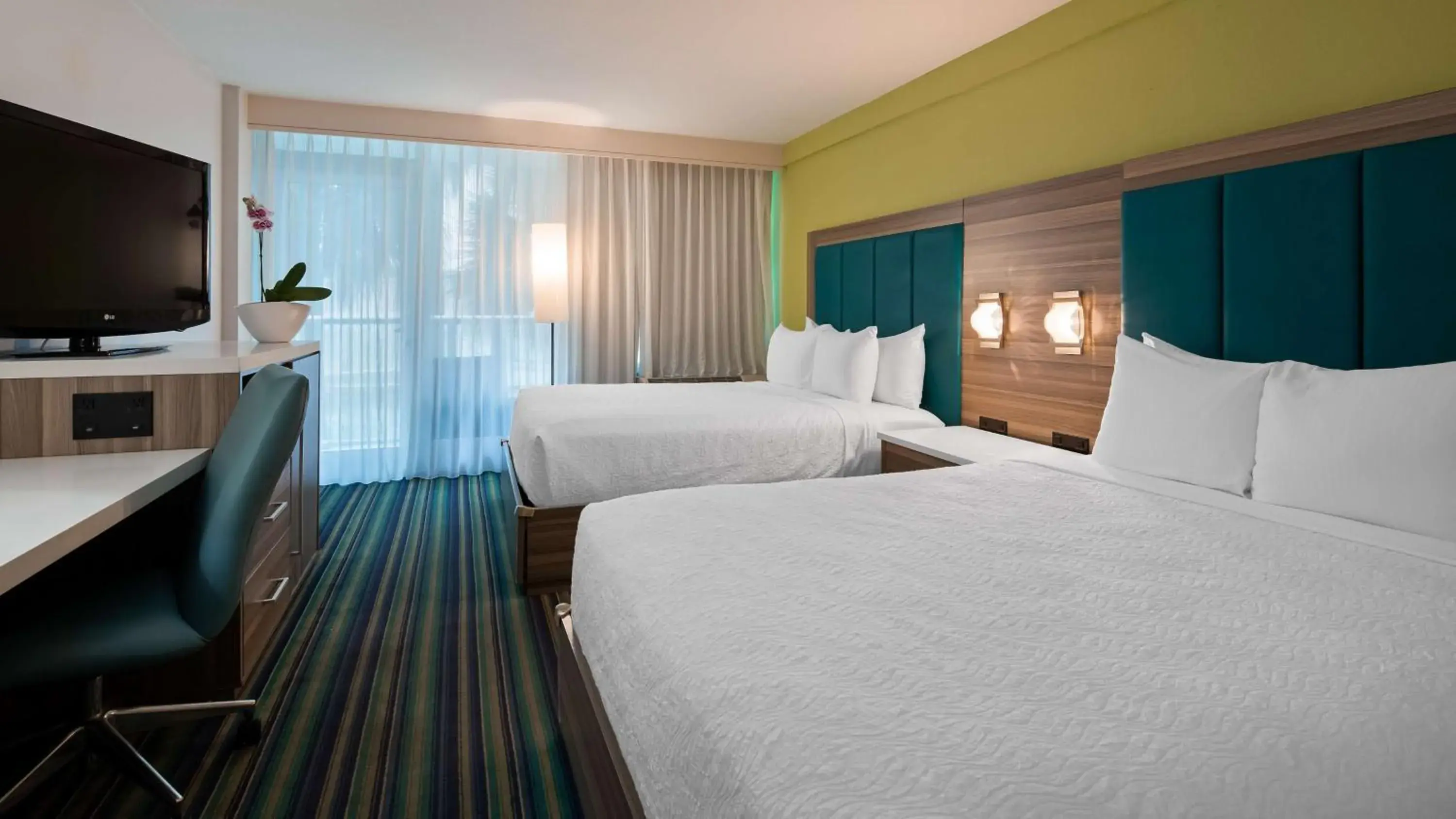 Queen Room with Two Queen Beds and Roll-In Shower- Mobility Access/Non-Smoking in Best Western Plus Oceanside Inn Queen Room with Two Queen Beds and Roll-In Shower- Mobility Access/Non-Smoking in Best Western Plus Oceanside Inn