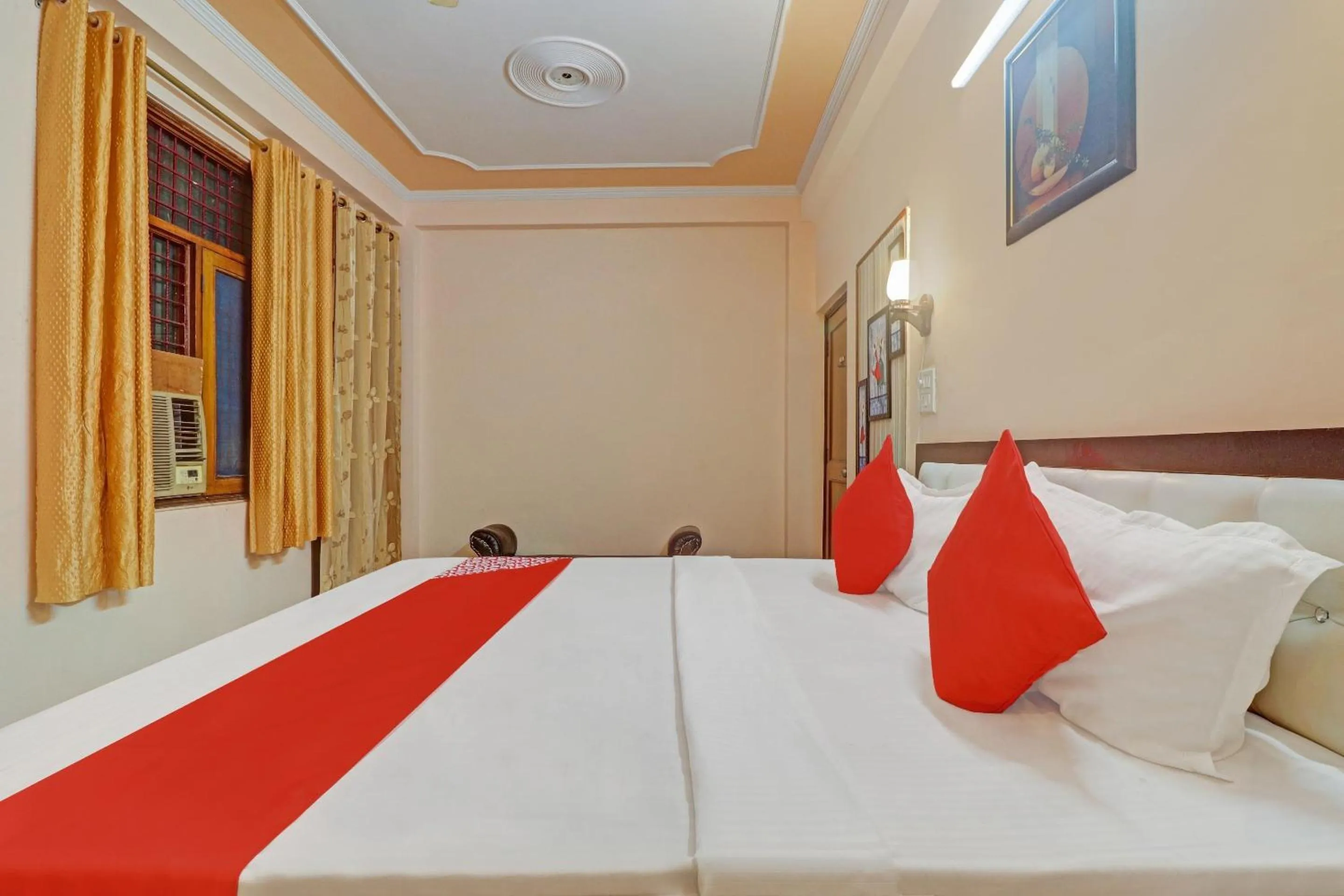 Bedroom, Bed in Super Hotel O Satguru Residency