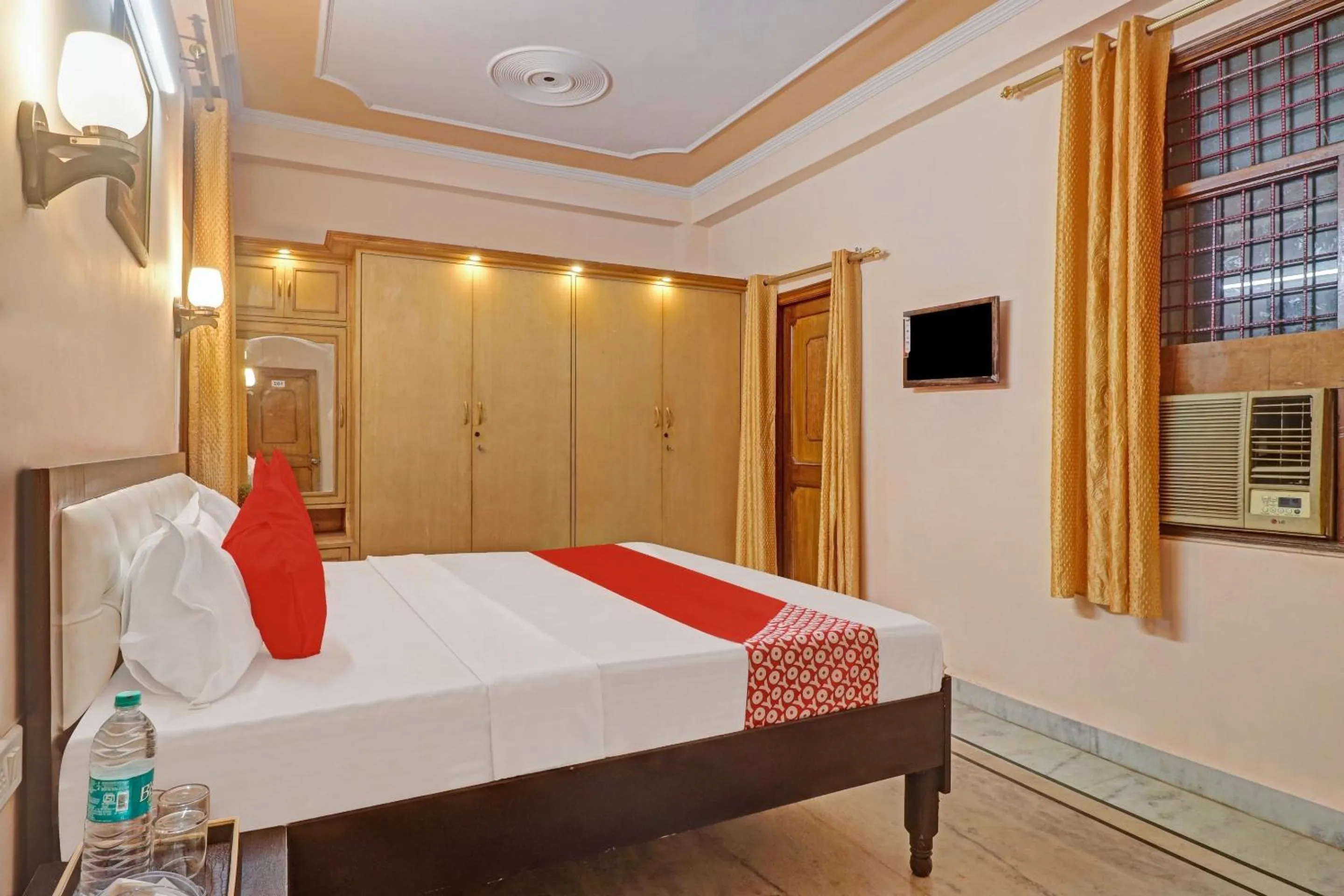 Bedroom, Bed in Super Hotel O Satguru Residency