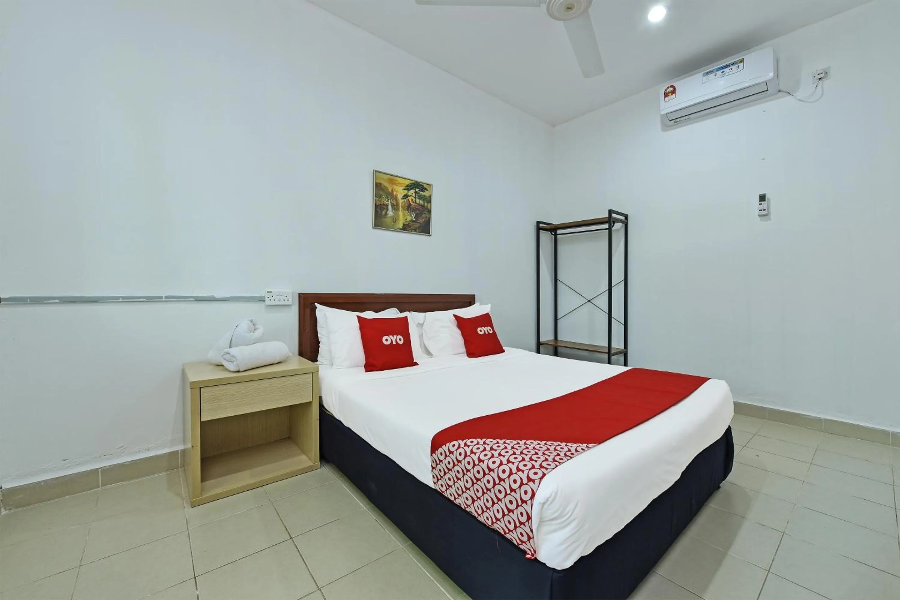 Bedroom in Collection O 90622 Sehijau Cenang