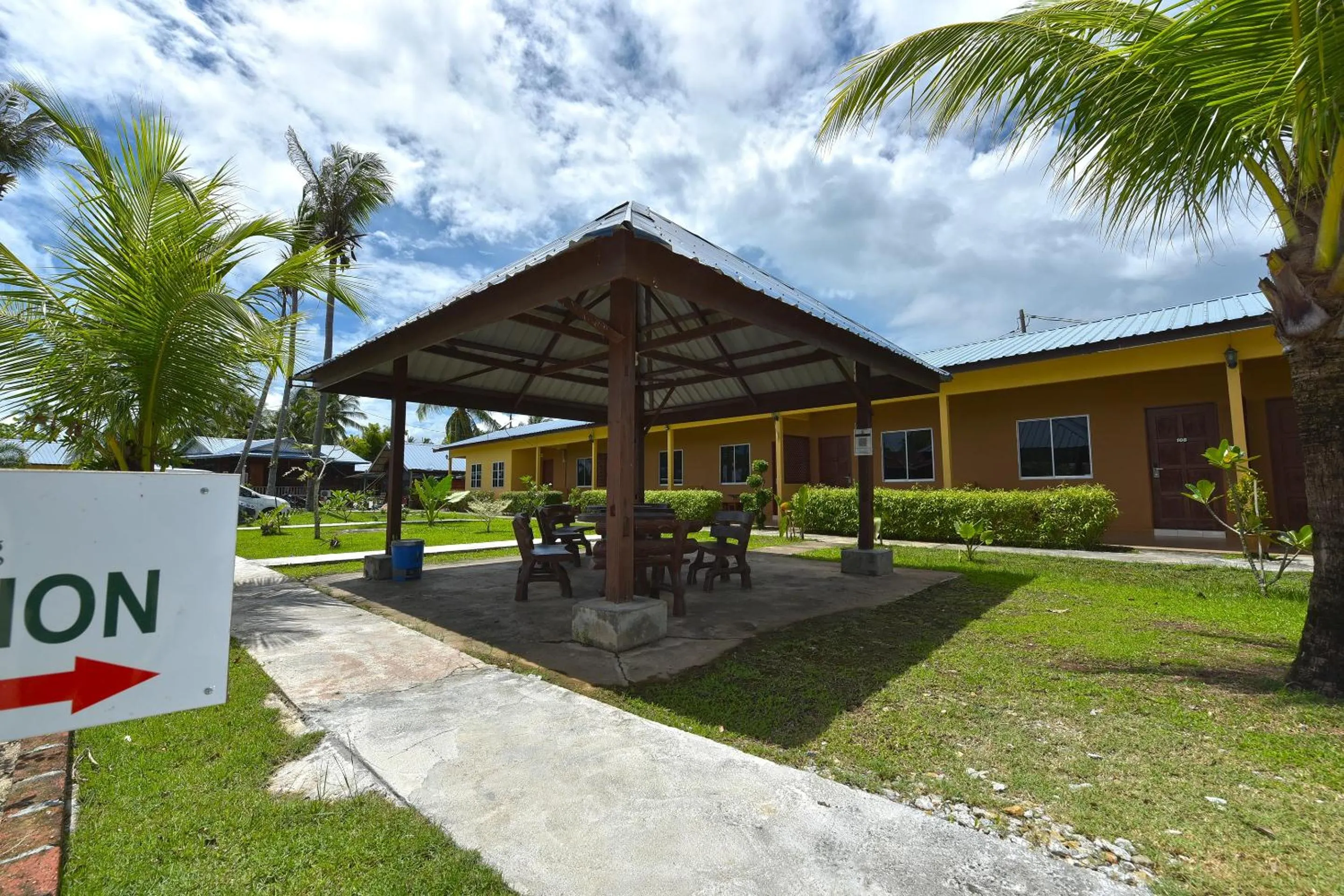 Facade/entrance in Collection O 90622 Sehijau Cenang