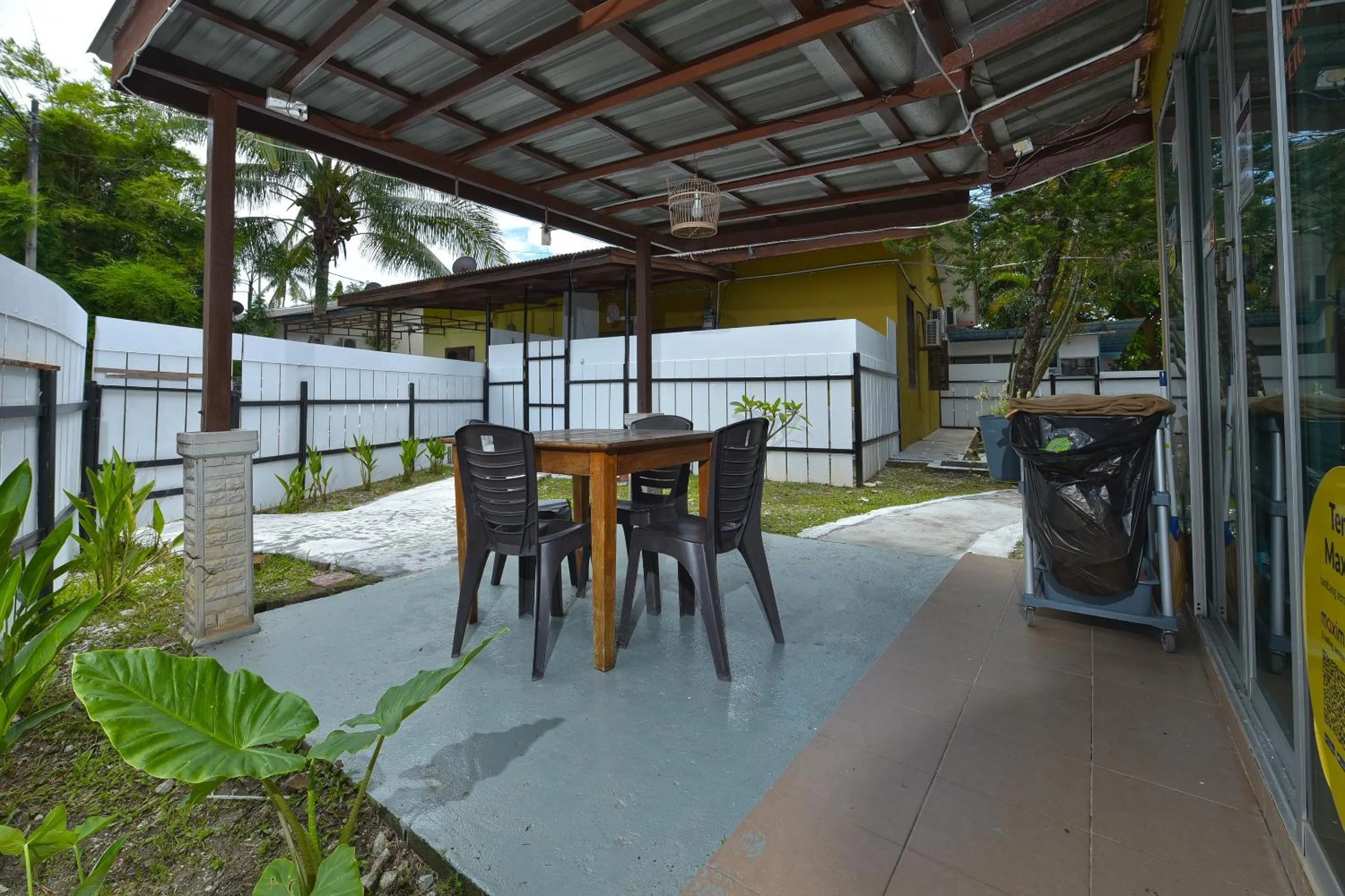 Restaurant/places to eat in Collection O 90622 Sehijau Cenang