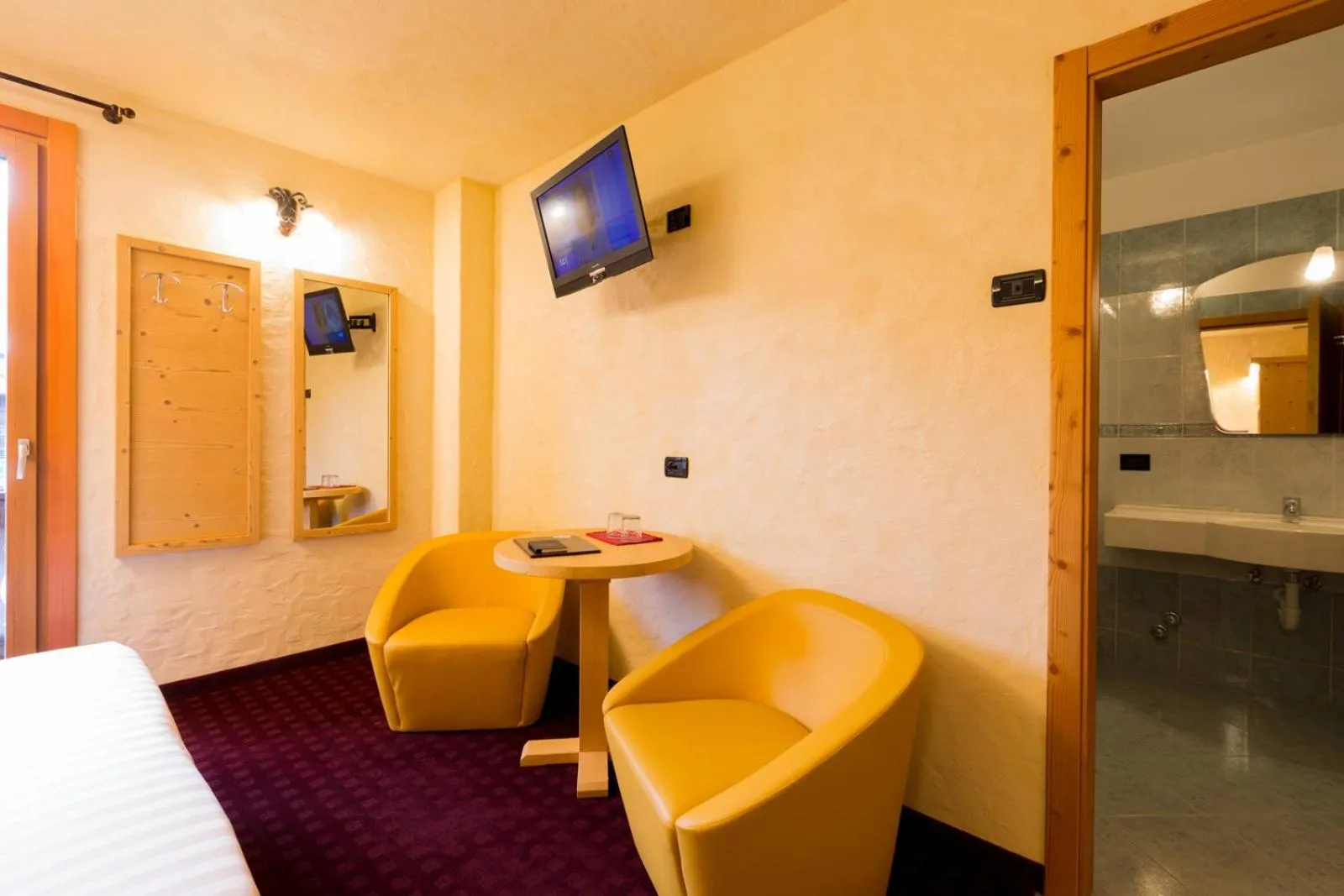 Bedroom, Bed in Hotel Pontiglia