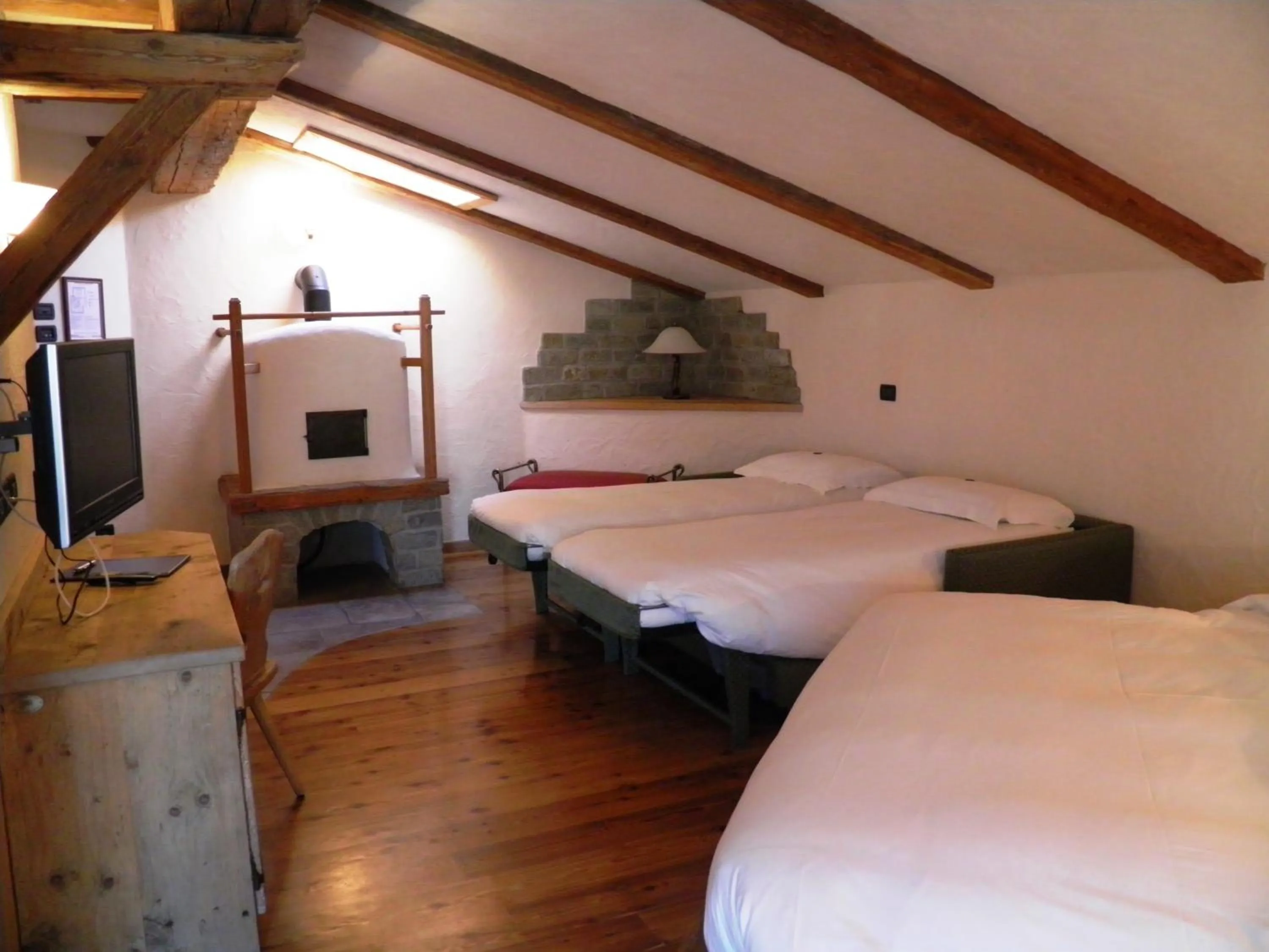 Bed in Hotel Pontiglia