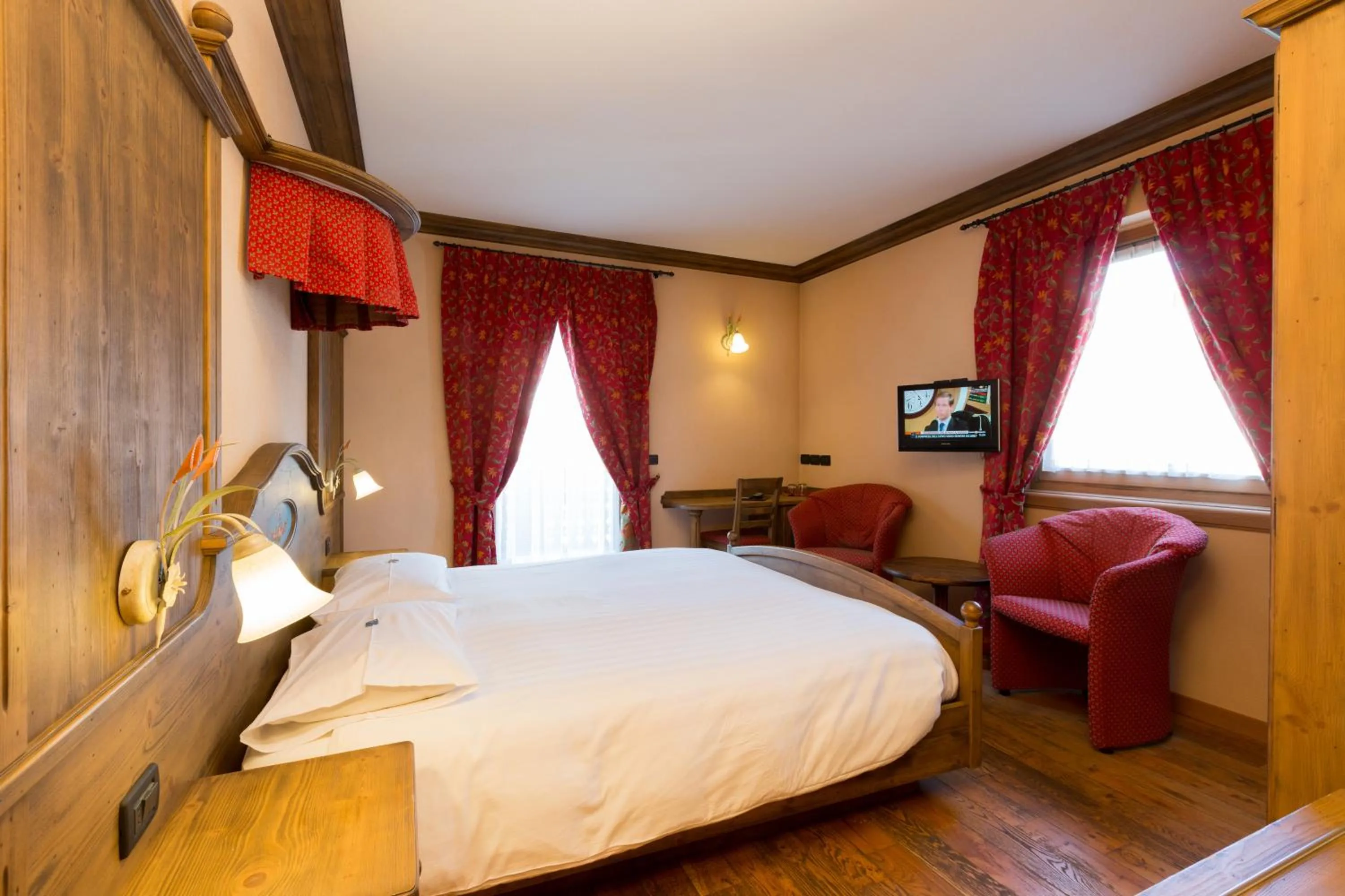 Bedroom, Bed in Hotel Pontiglia