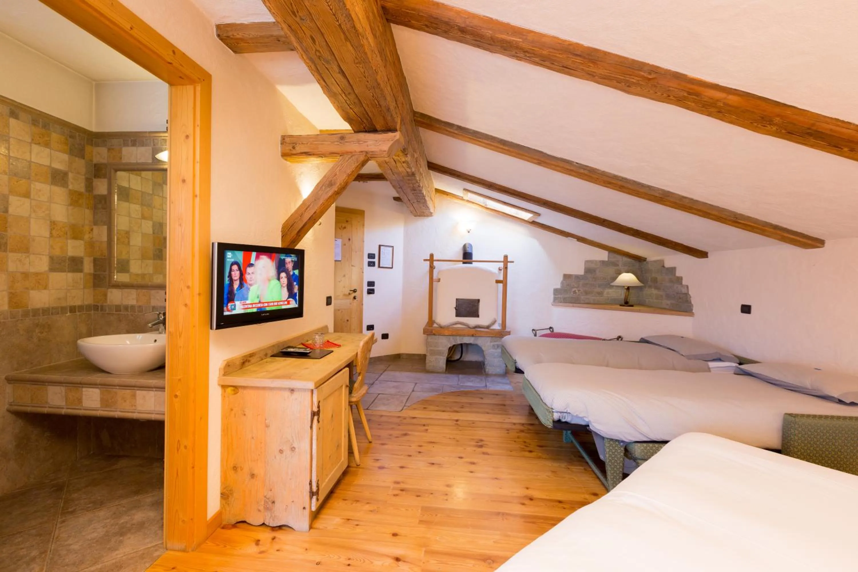 Bedroom, Bed in Hotel Pontiglia