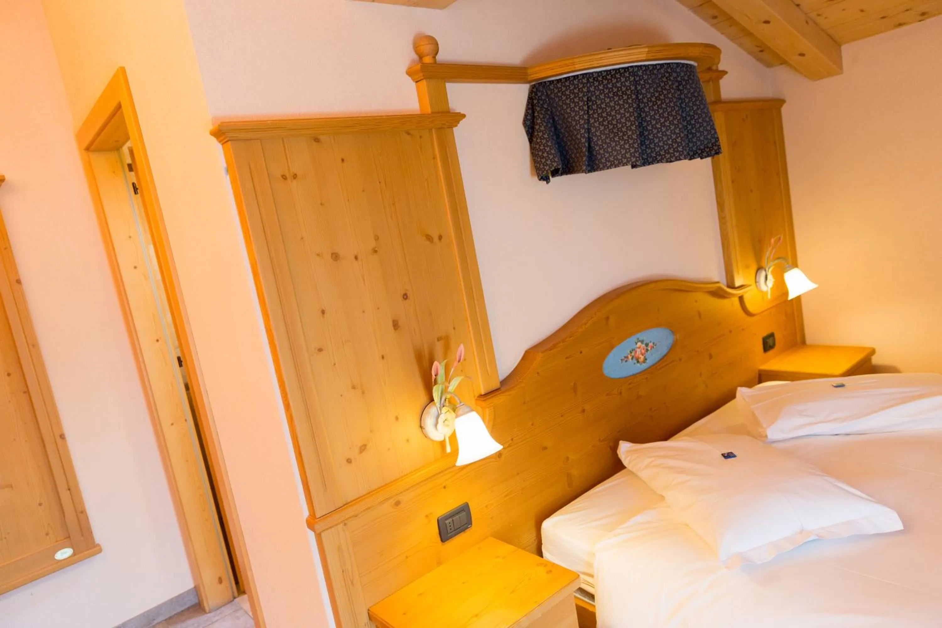 Bedroom, Bed in Hotel Pontiglia