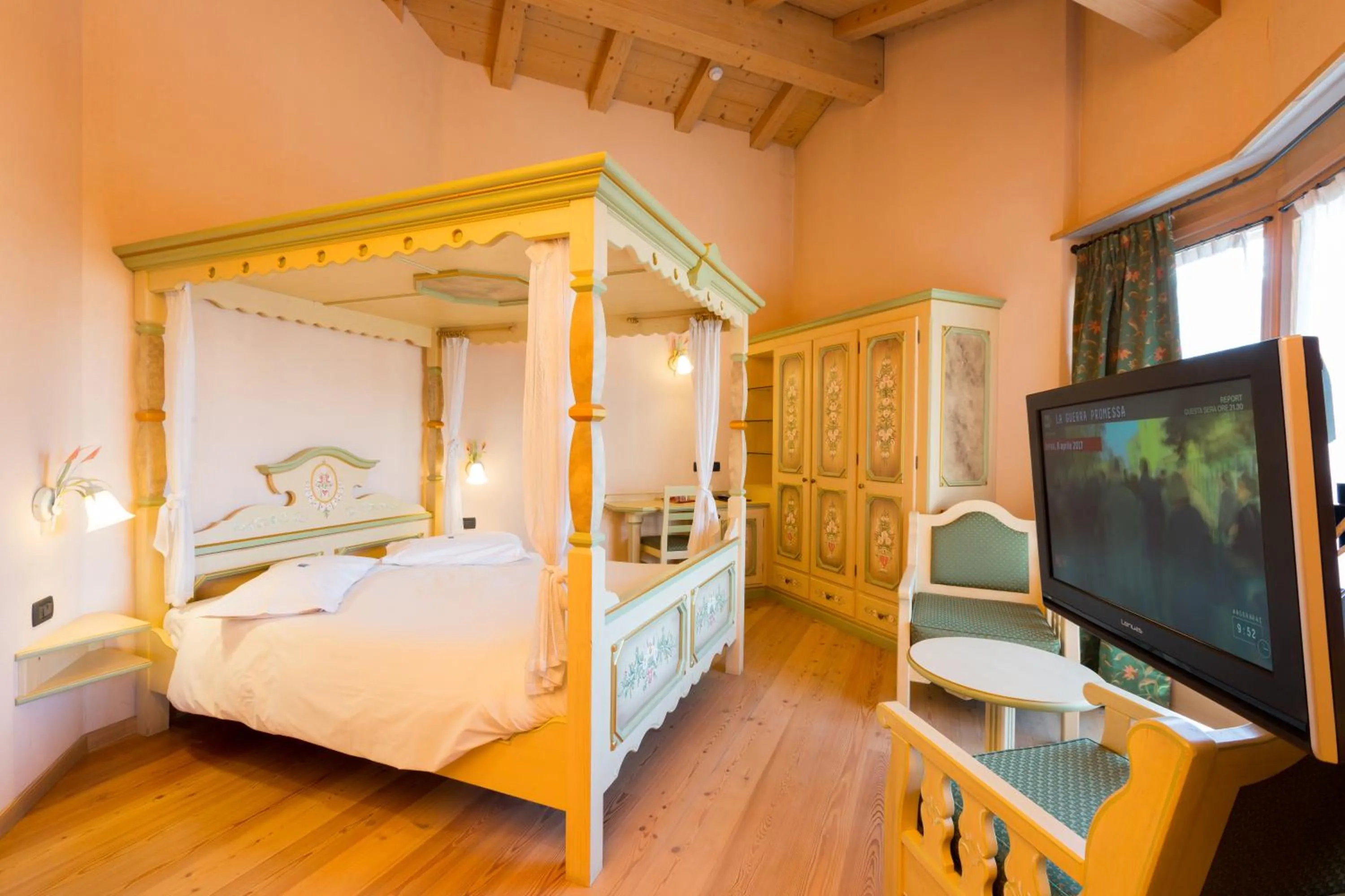 Bedroom, Bed in Hotel Pontiglia