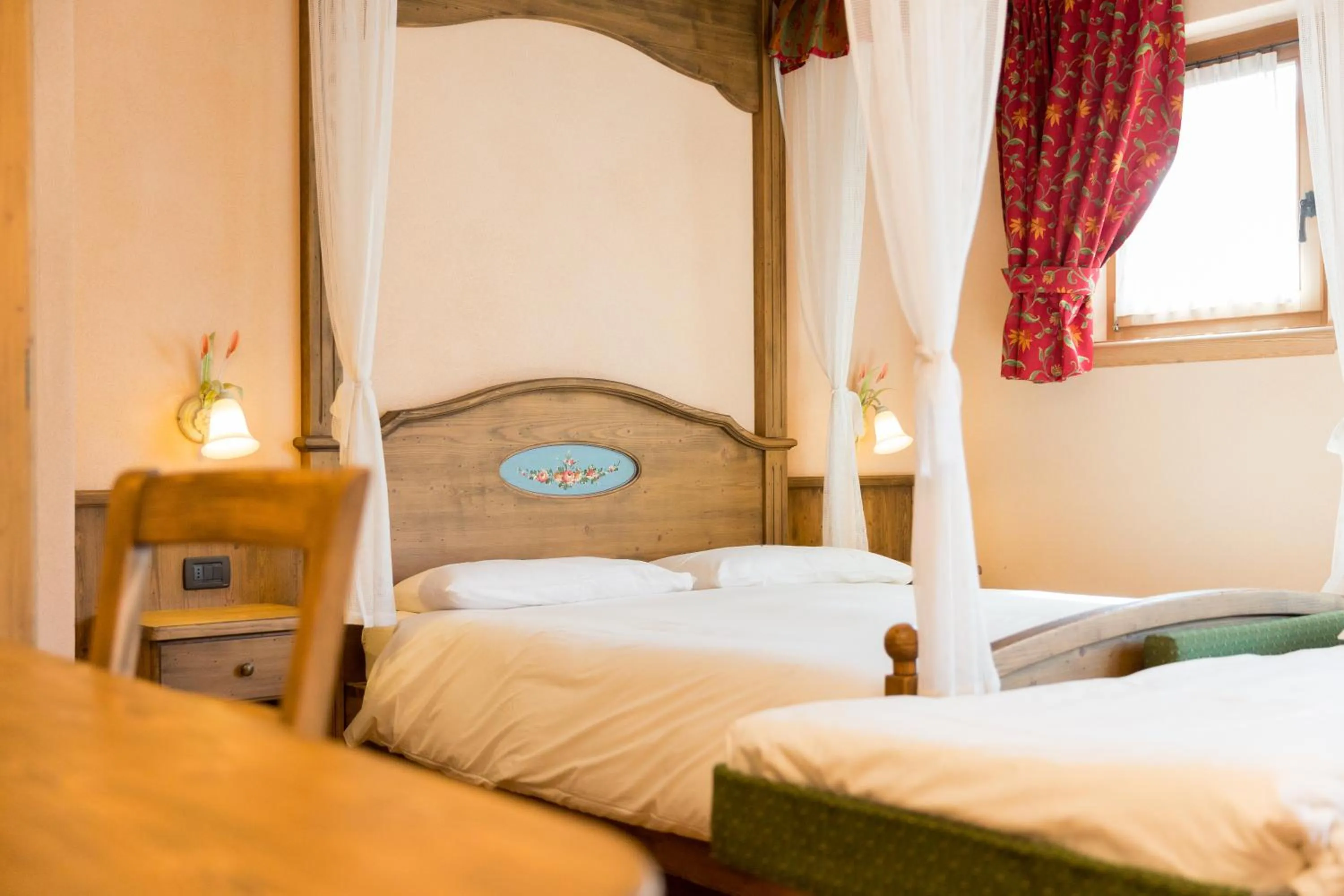 Bedroom, Bed in Hotel Pontiglia