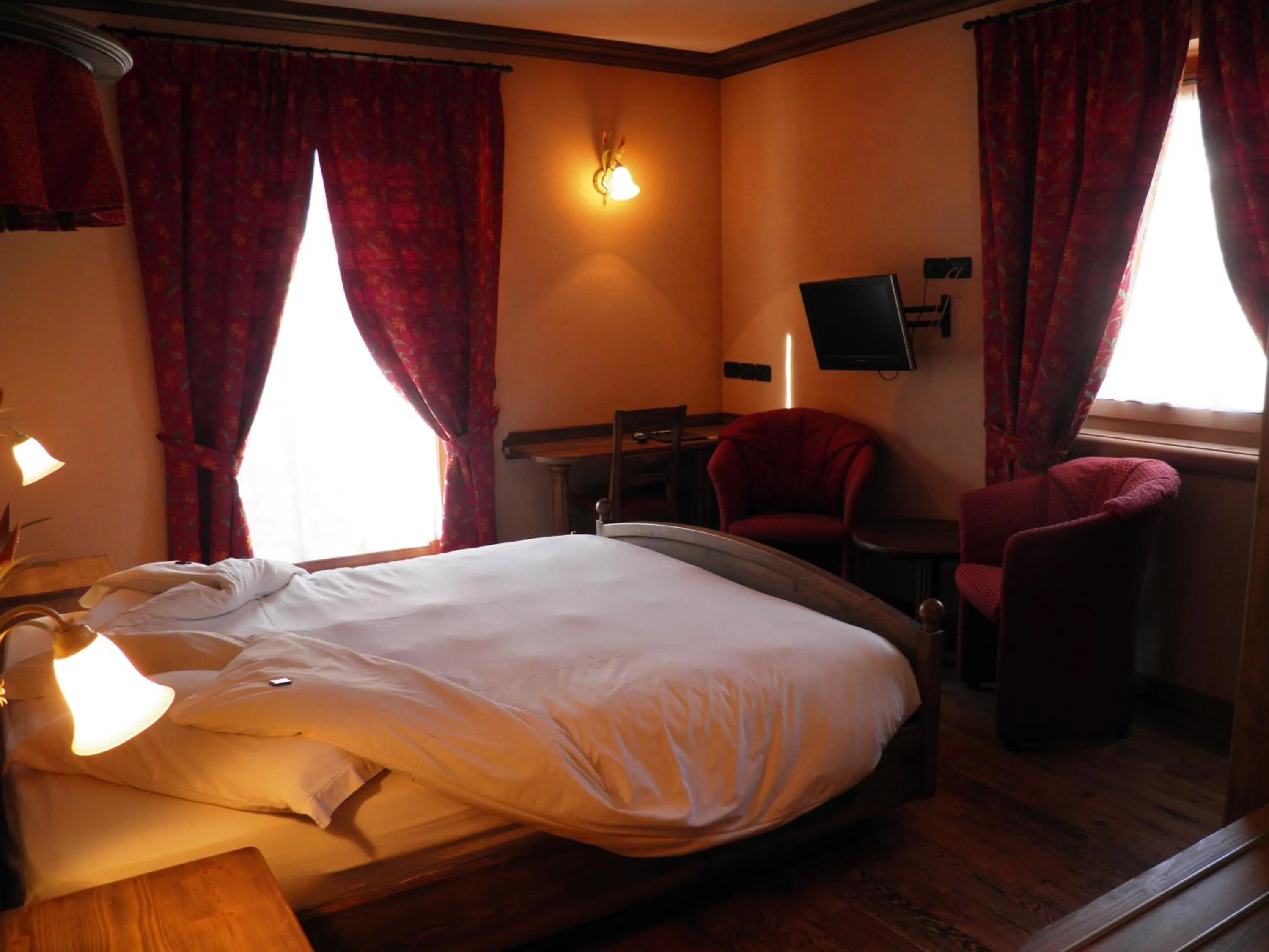 Photo of the whole room, Bed in Hotel Pontiglia