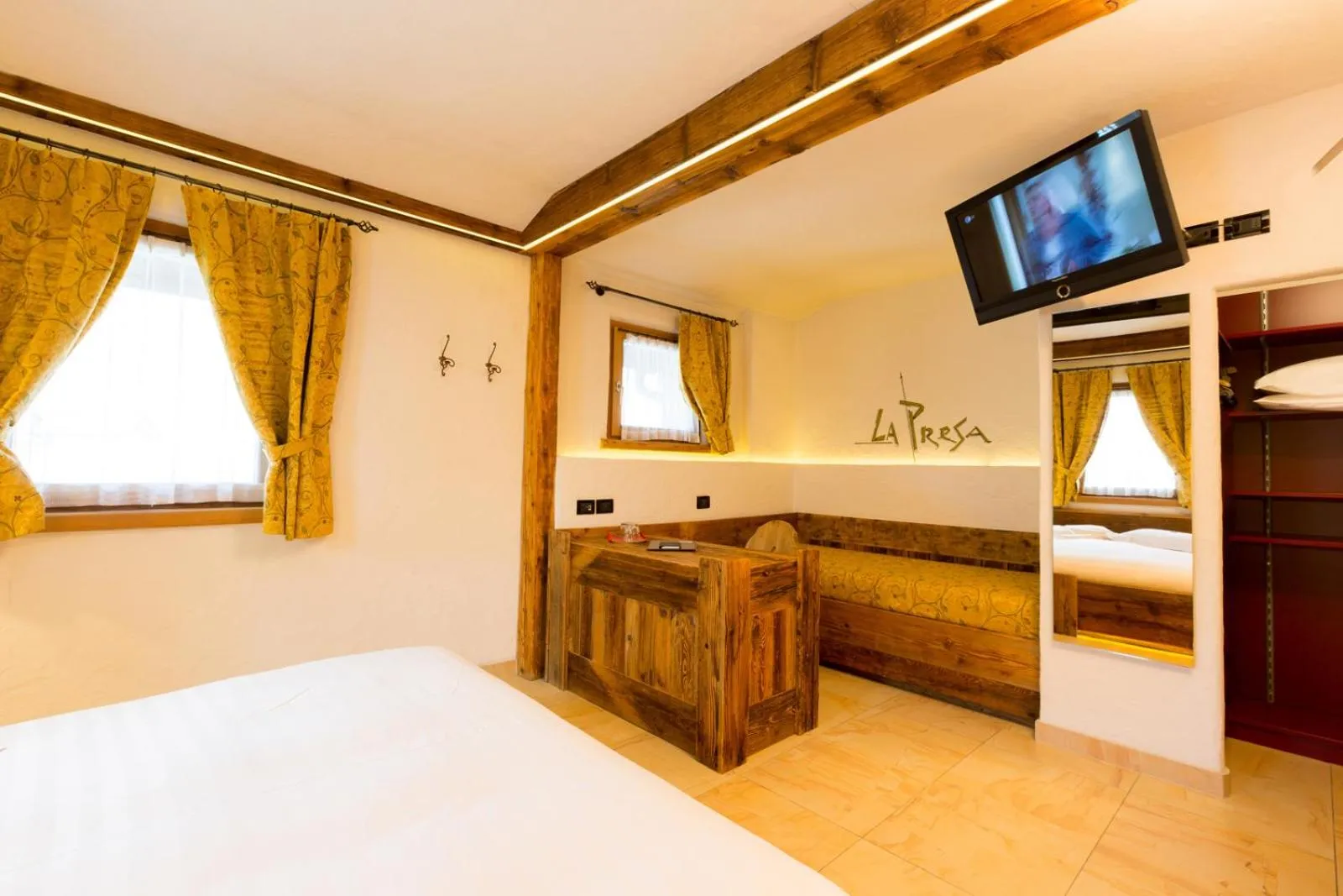 Bed in Hotel Pontiglia