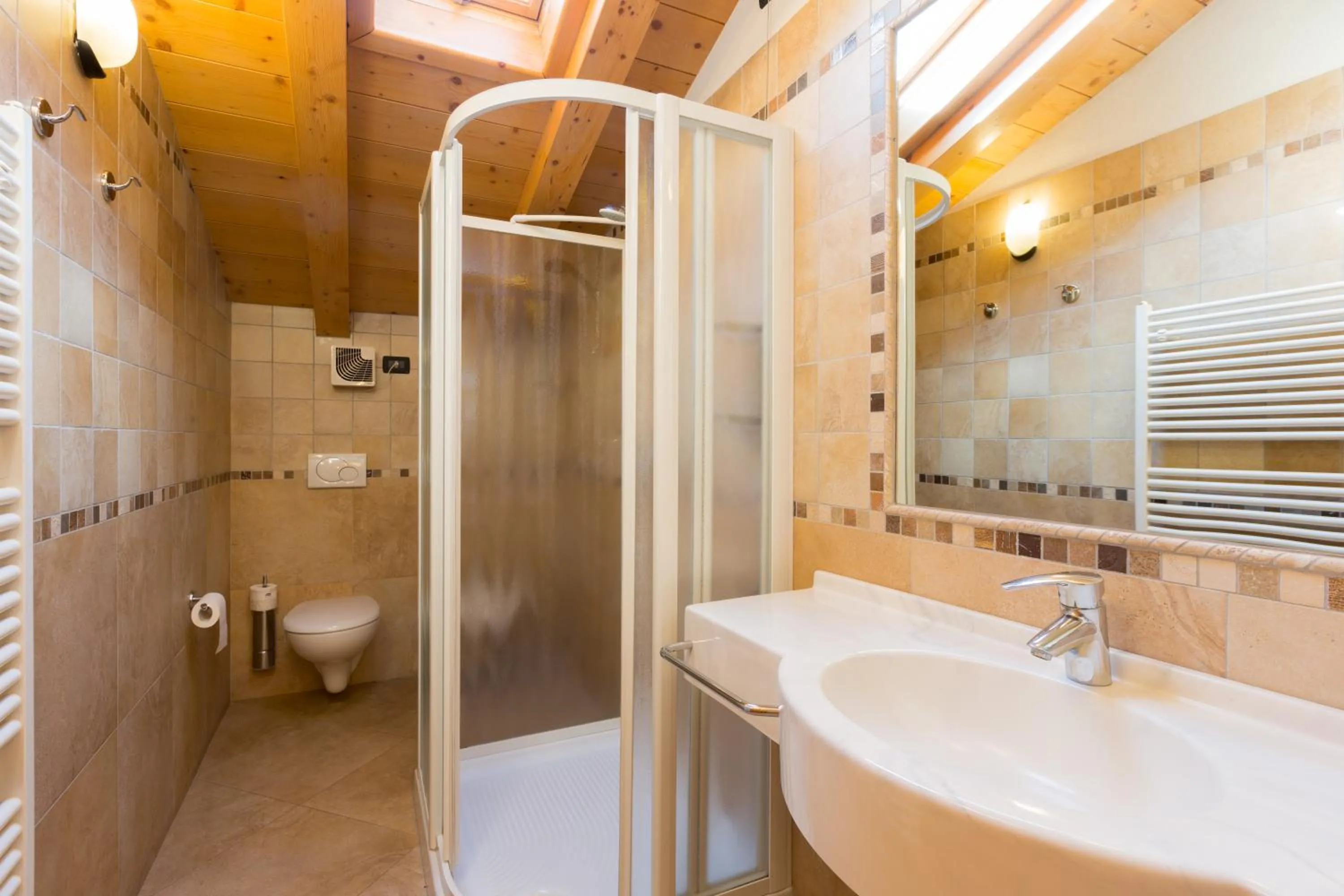 Shower in Hotel Pontiglia