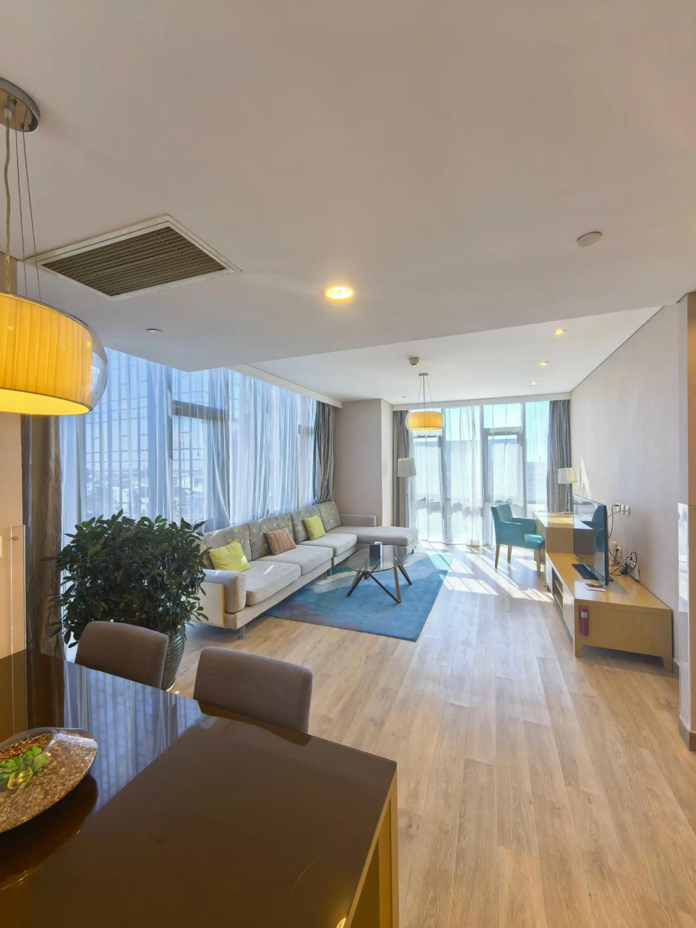 TV and multimedia, Bed in Holiday Inn Express Beijing Yizhuang by IHG - Taxi 1 Hour to International Airport and 800 Meters to the Nearby Subway