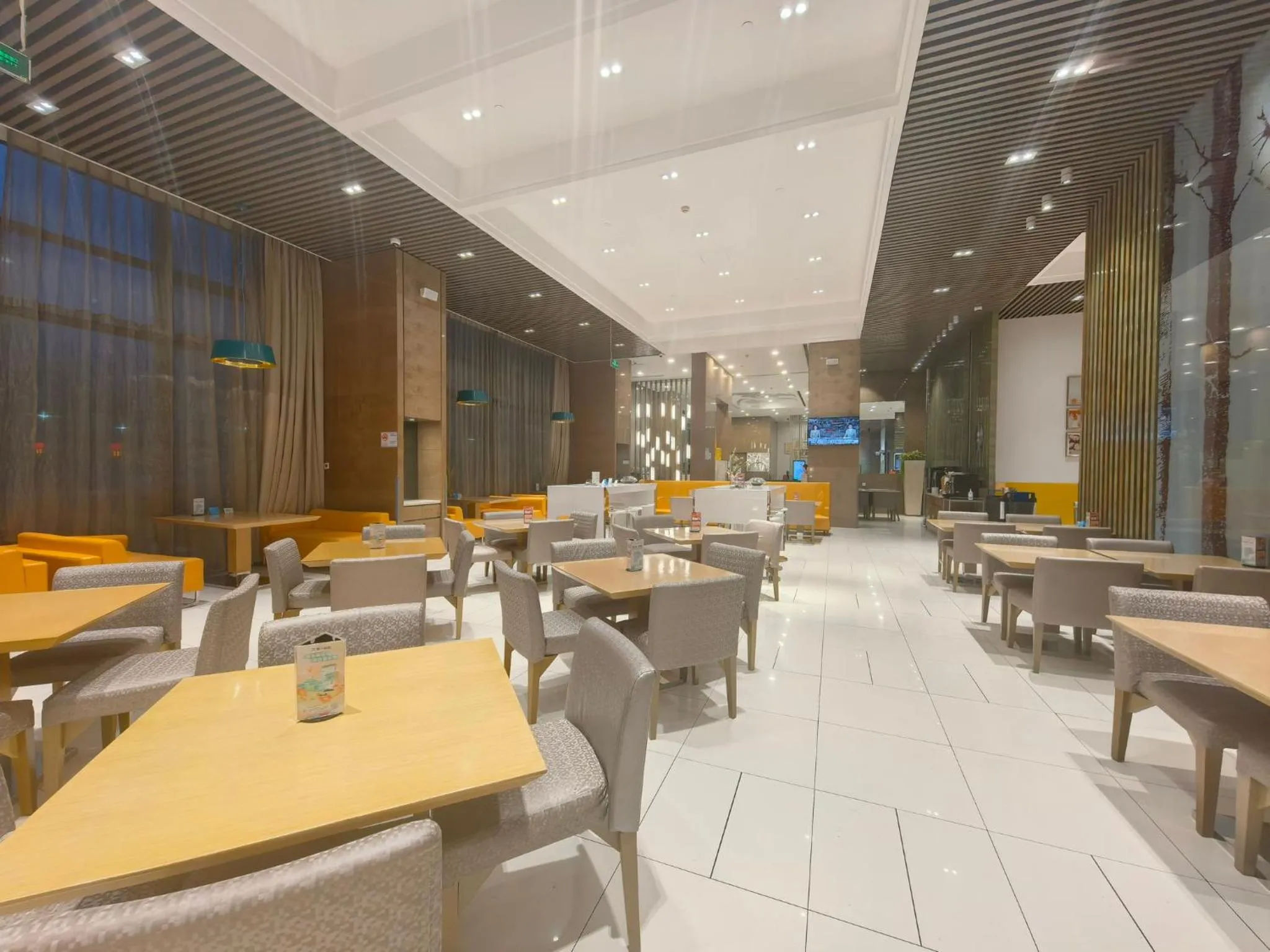 Restaurant/places to eat in Holiday Inn Express Beijing Yizhuang by IHG - Taxi 1 Hour to International Airport and 800 Meters to the Nearby Subway