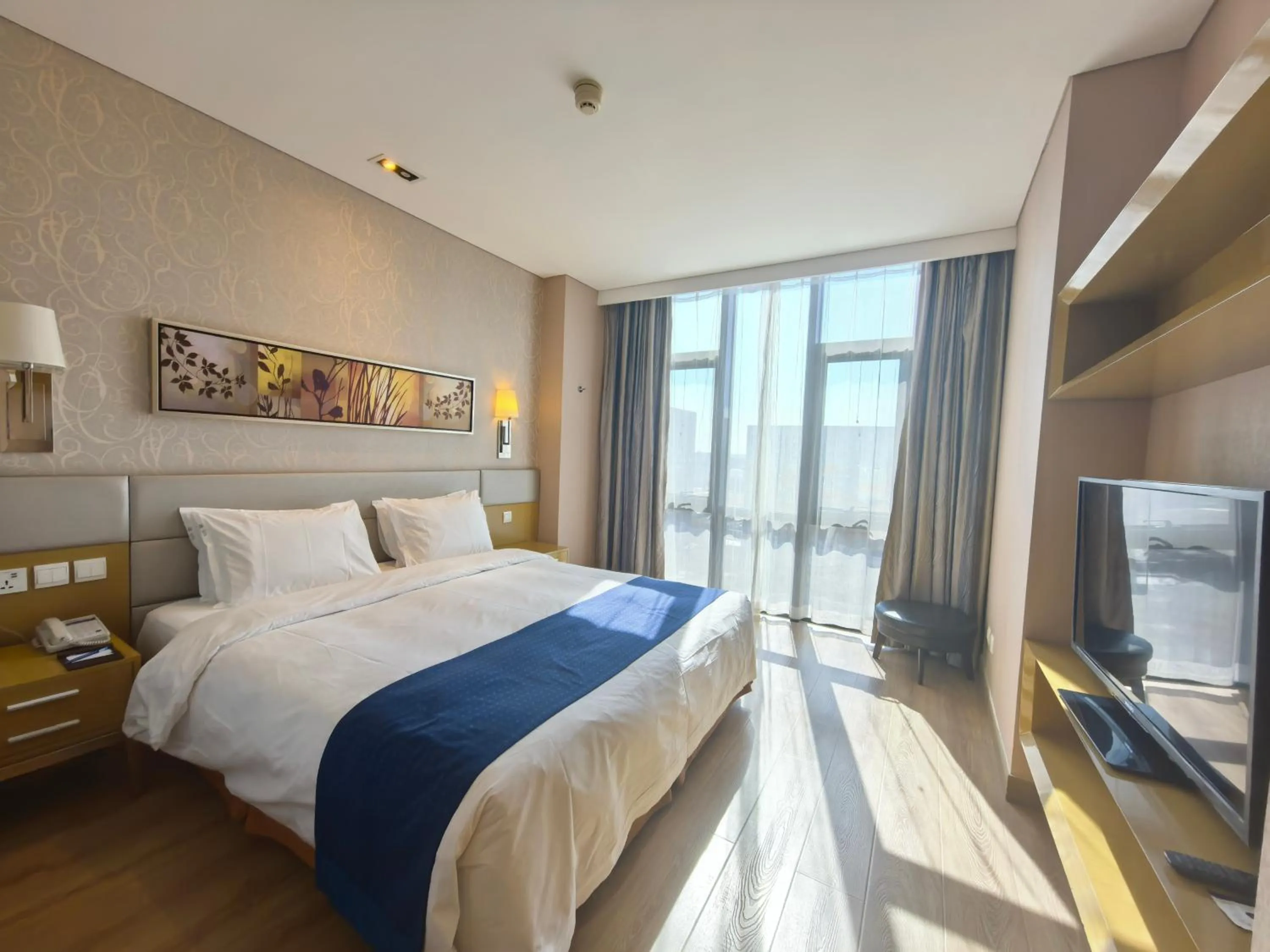 Bedroom, Bed in Holiday Inn Express Beijing Yizhuang by IHG - Taxi 1 Hour to International Airport and 800 Meters to the Nearby Subway