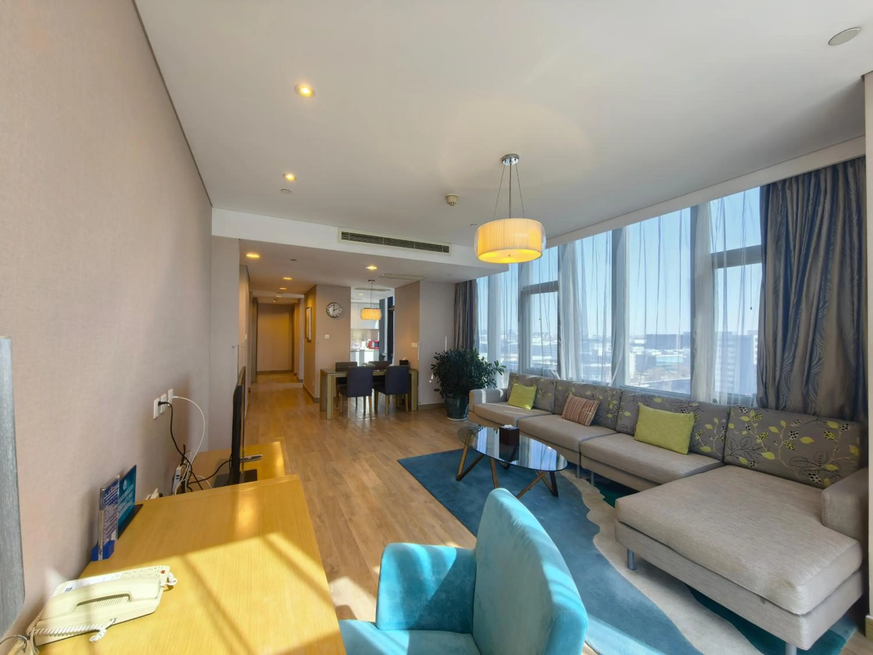 Living room in Holiday Inn Express Beijing Yizhuang by IHG - Taxi 1 Hour to International Airport and 800 Meters to the Nearby Subway