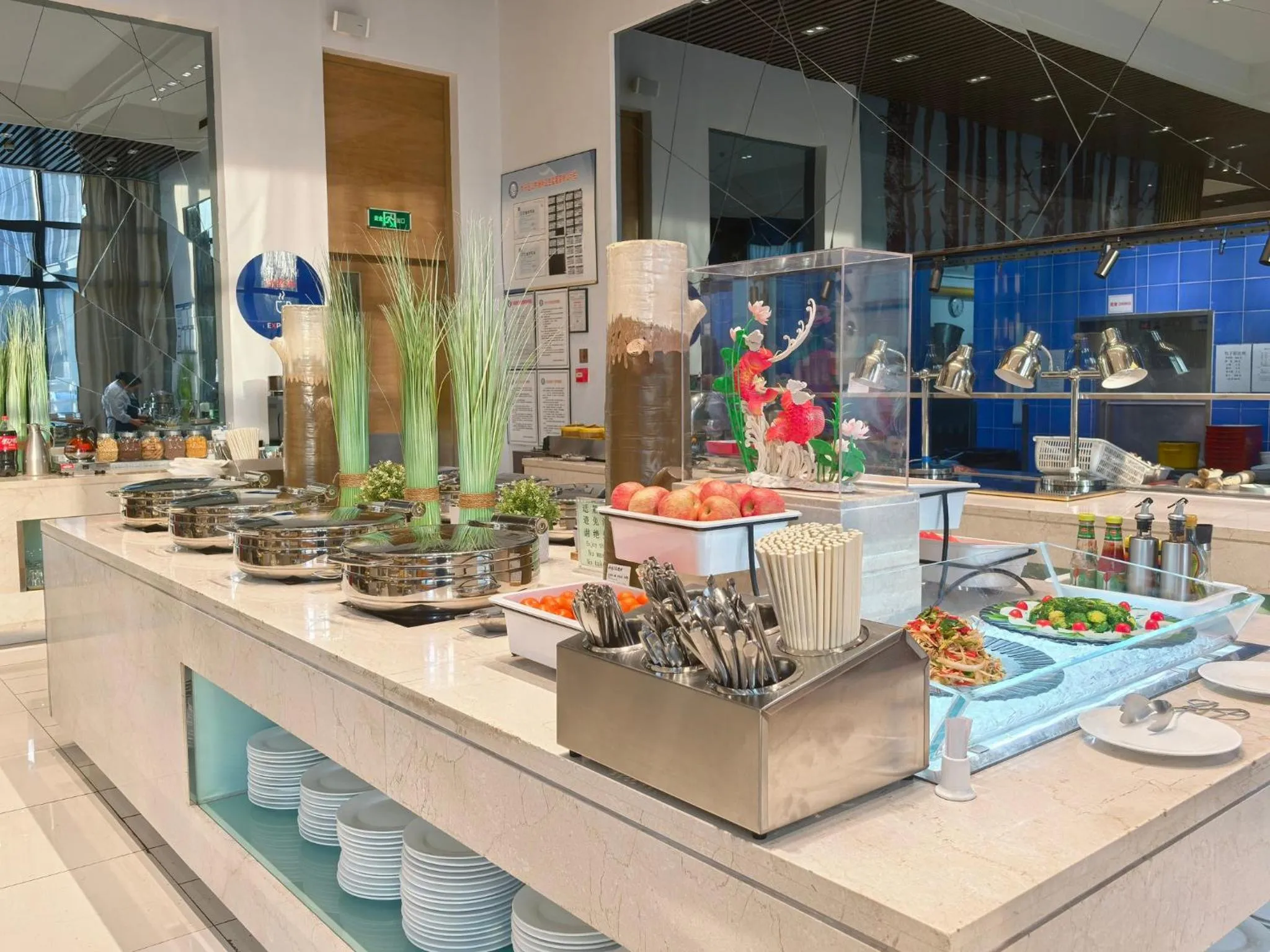 Restaurant/places to eat in Holiday Inn Express Beijing Yizhuang by IHG - Taxi 1 Hour to International Airport and 800 Meters to the Nearby Subway