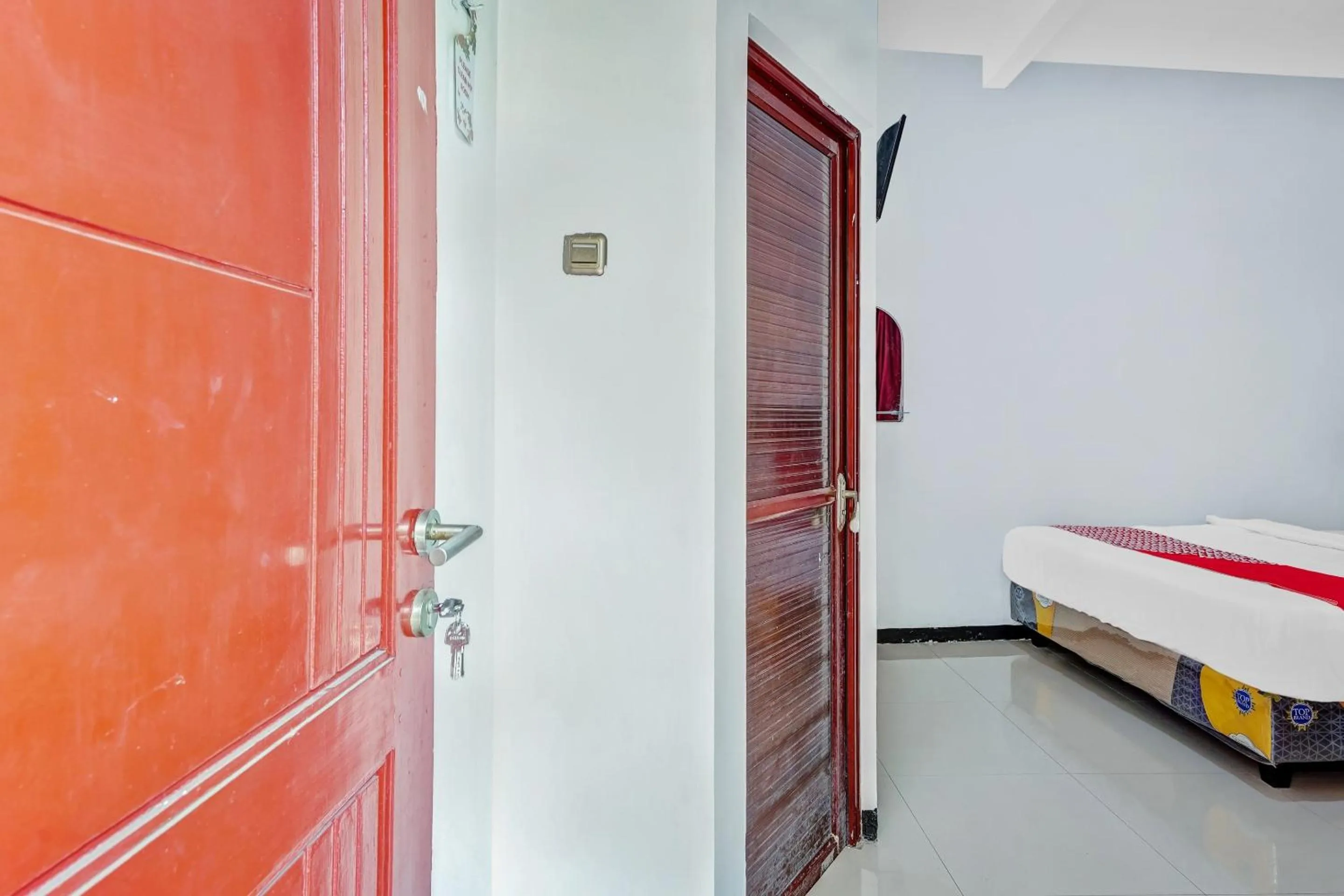 Bedroom, Bed in Hotel O Kalimantan Surabaya Syariah